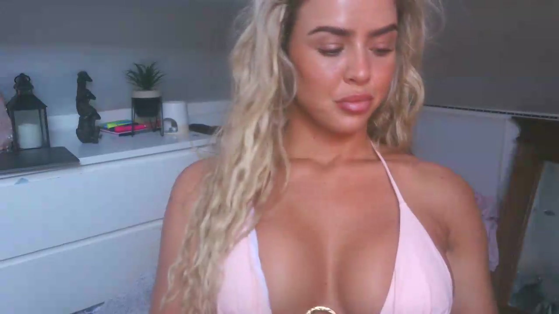 Gallery image thumbnail from Naughtygal22's myfreecams stream on, 06/24/2026, 08:16 image 8 of 20