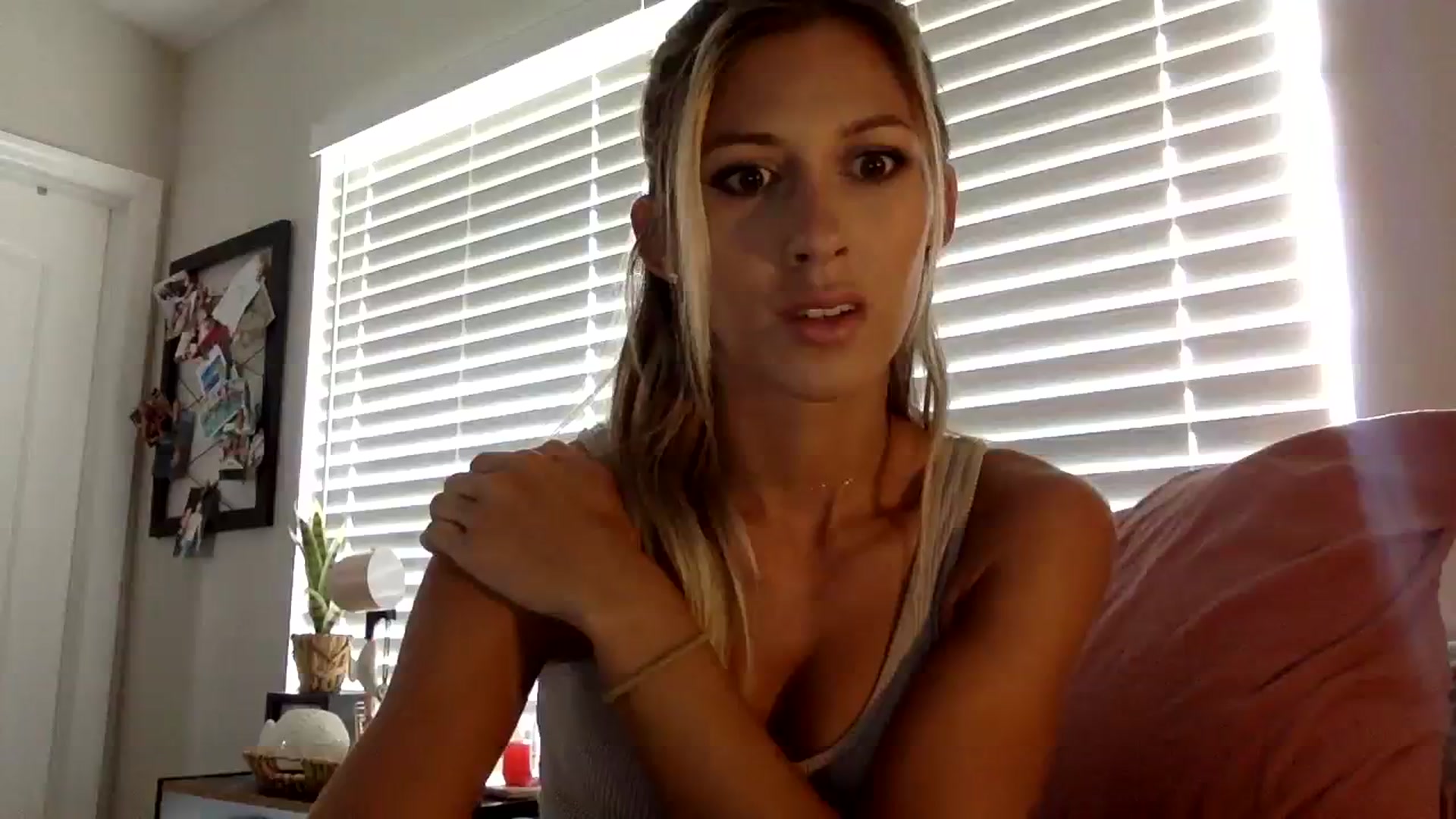 Gallery image thumbnail from Nautigirl01's myfreecams stream on, 08/13/2023, 22:00 image 1 of 20