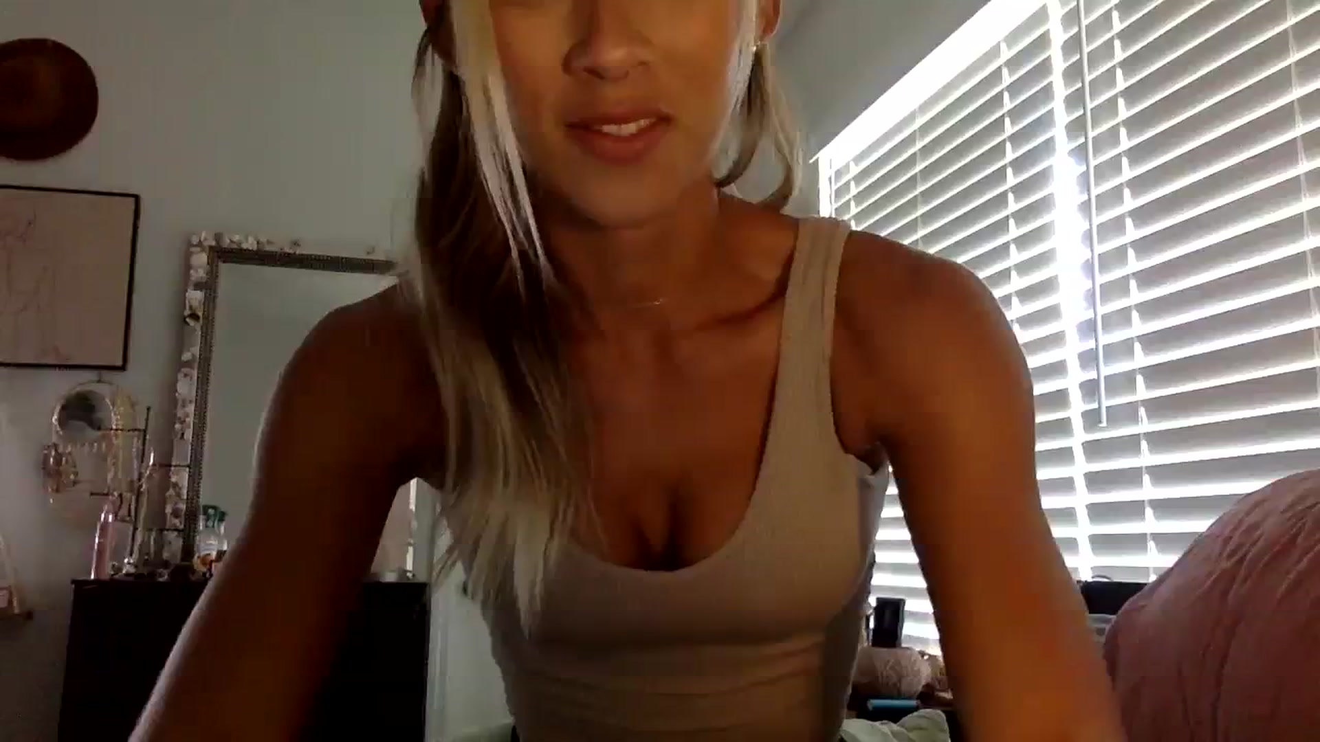 Gallery image thumbnail from Nautigirl01's myfreecams stream on, 08/13/2023, 22:00 image 5 of 20