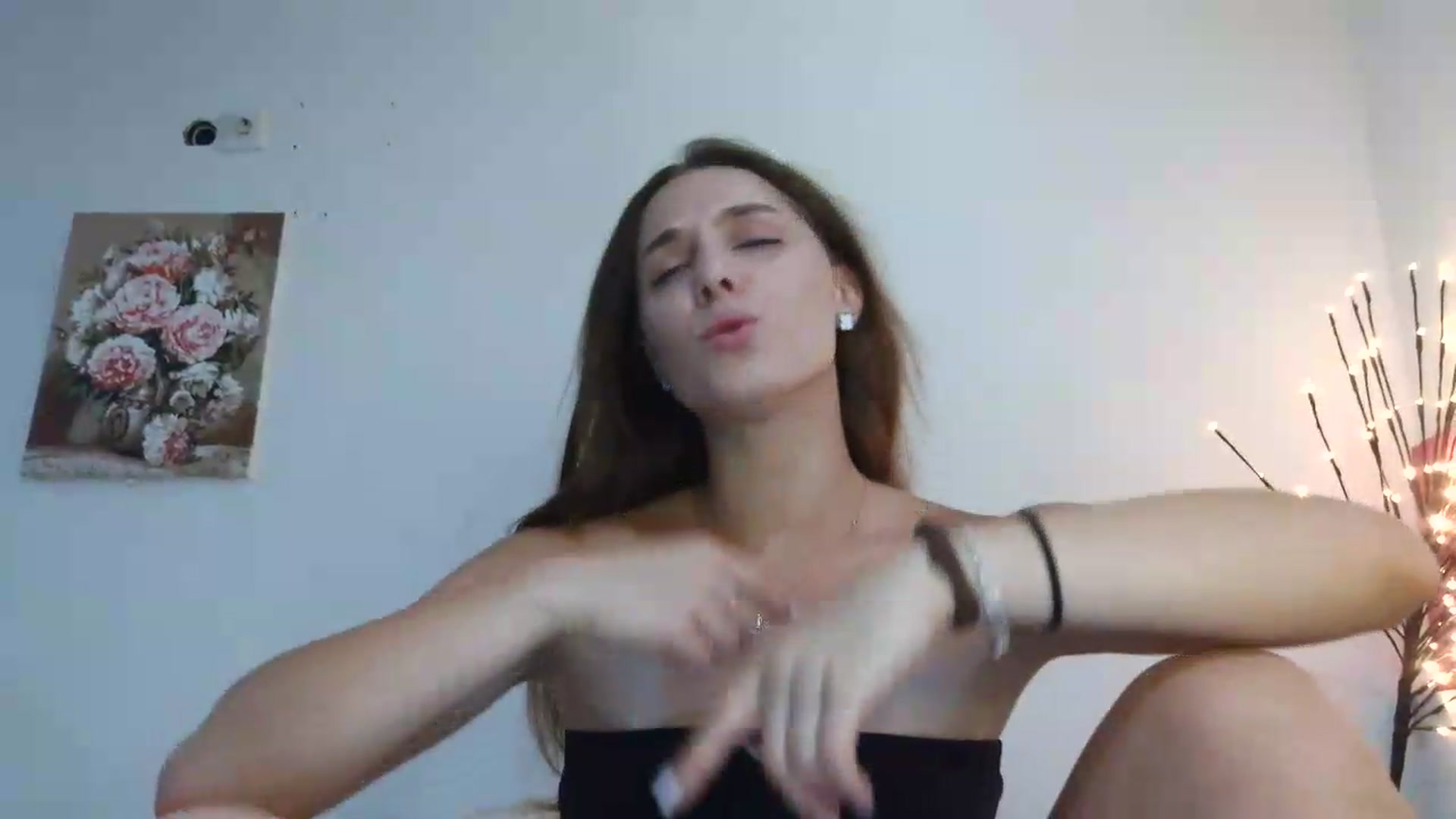 Gallery image thumbnail from NayaFrost's myfreecams stream on, 08/09/2026, 10:00 image 13 of 20