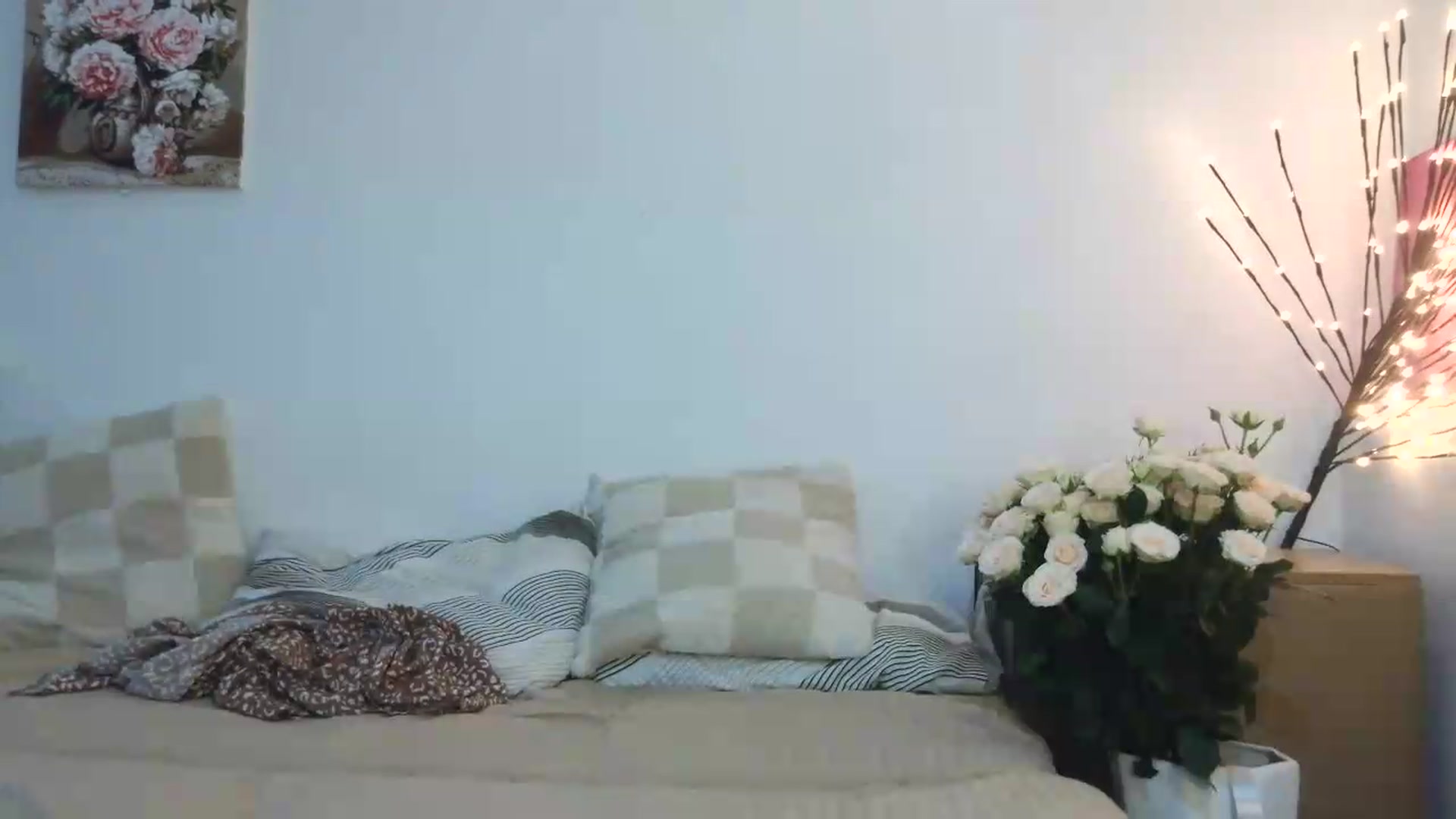 Gallery image thumbnail from NayaFrost's myfreecams stream on, 08/12/2026, 15:54 image 16 of 20
