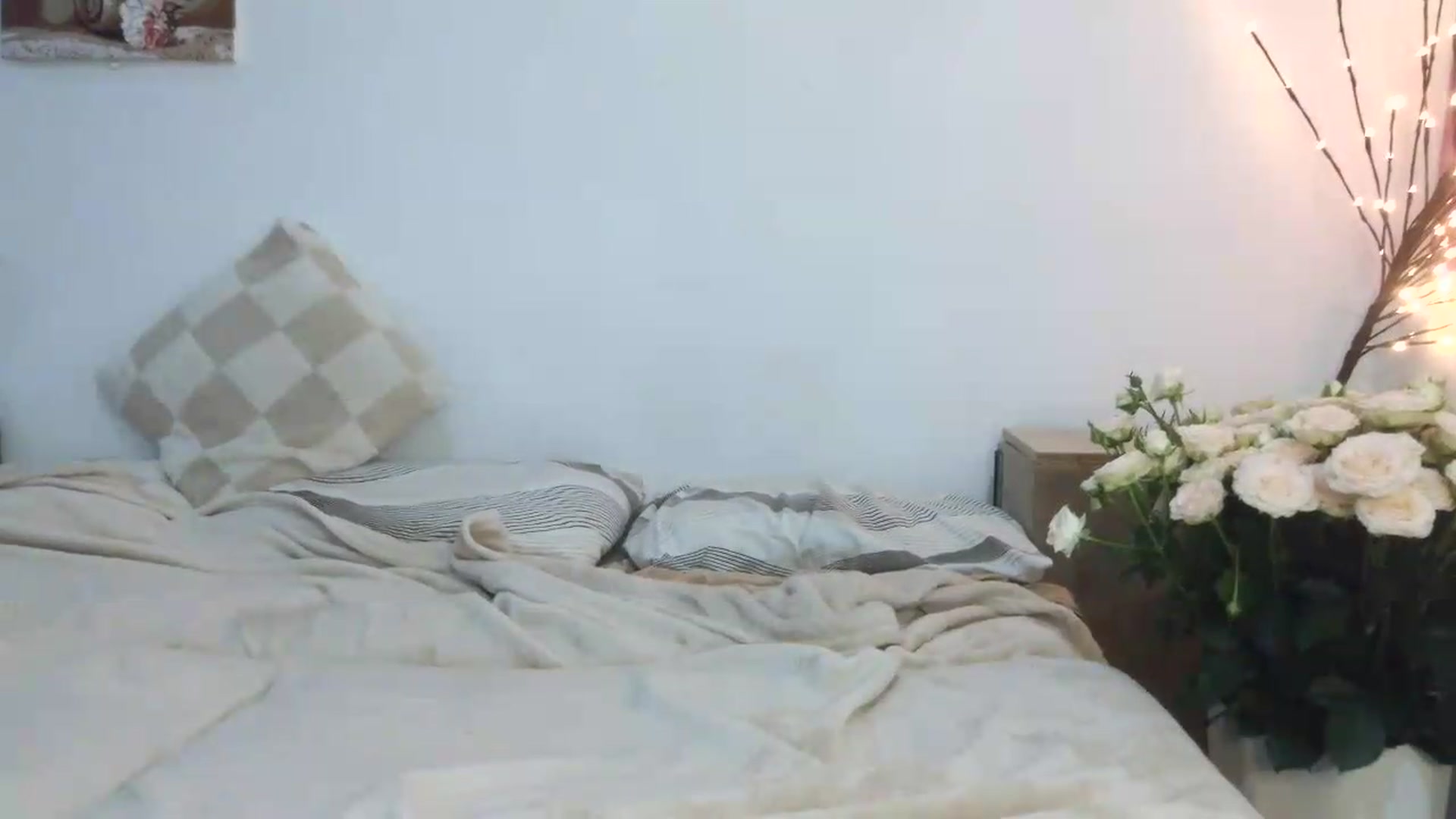 Gallery image thumbnail from NayaFrost's myfreecams stream on, 08/17/2026, 13:14 image 8 of 20