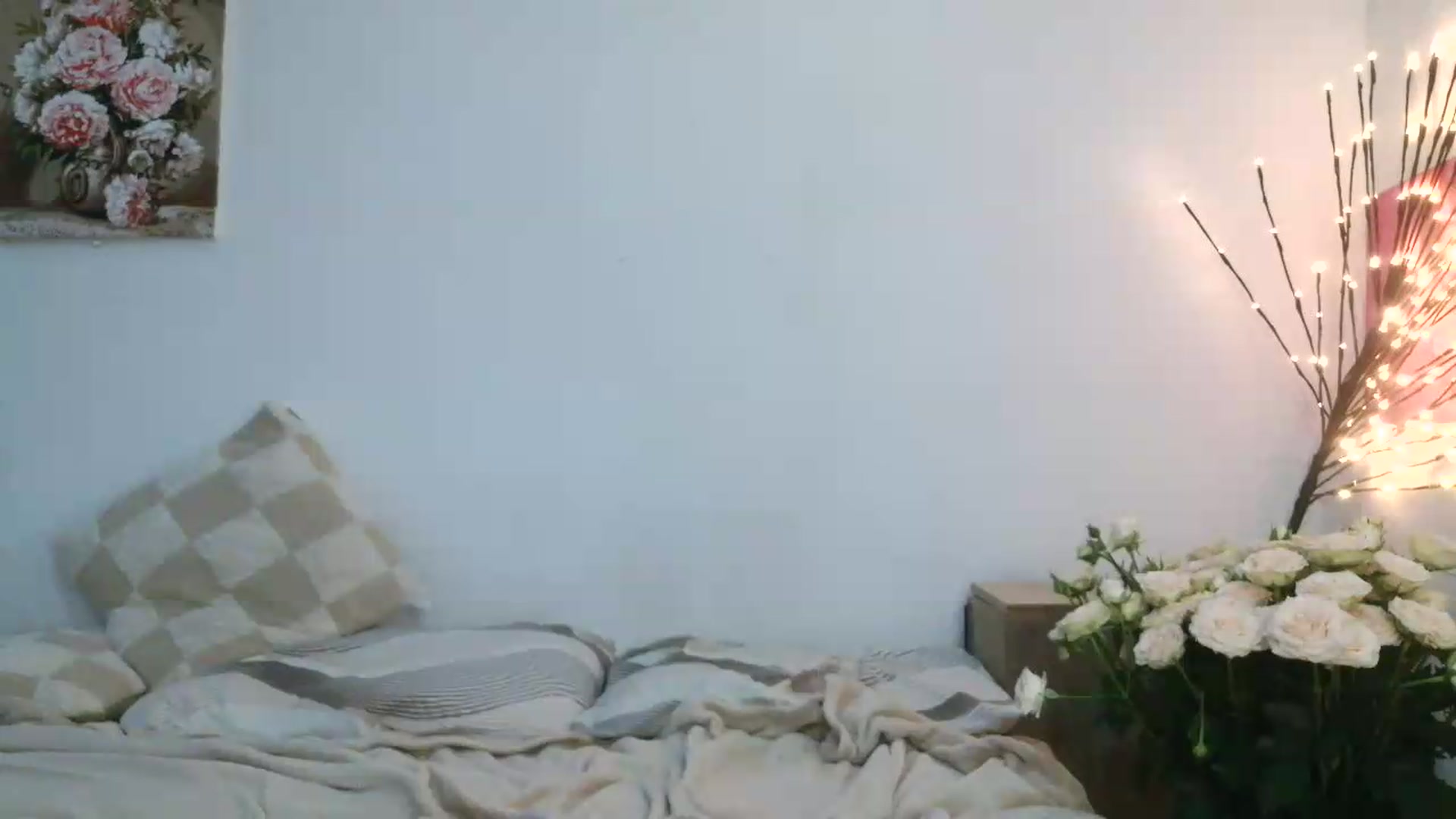 Gallery image thumbnail from NayaFrost's myfreecams stream on, 08/17/2026, 13:38 image 14 of 20