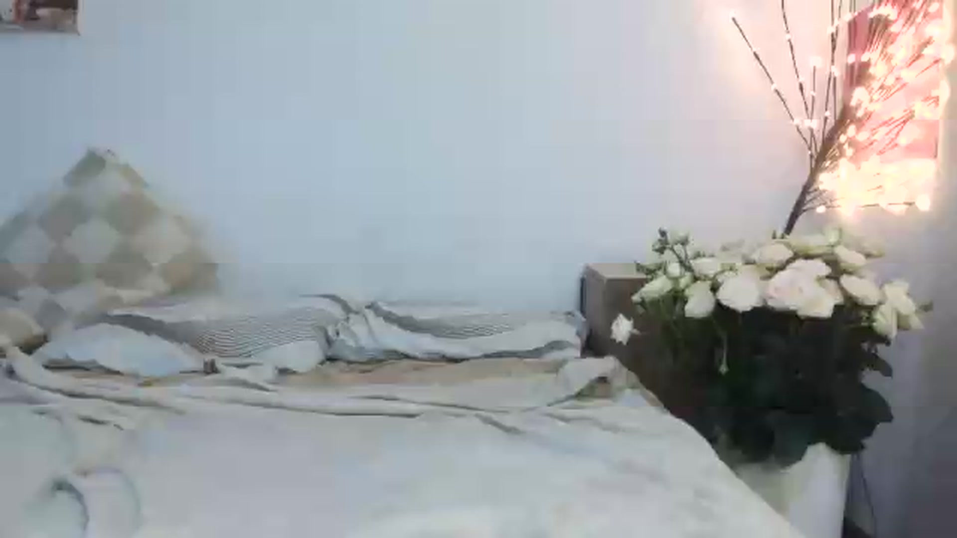 Gallery image thumbnail from NayaFrost's myfreecams stream on, 08/17/2026, 16:07 image 18 of 20