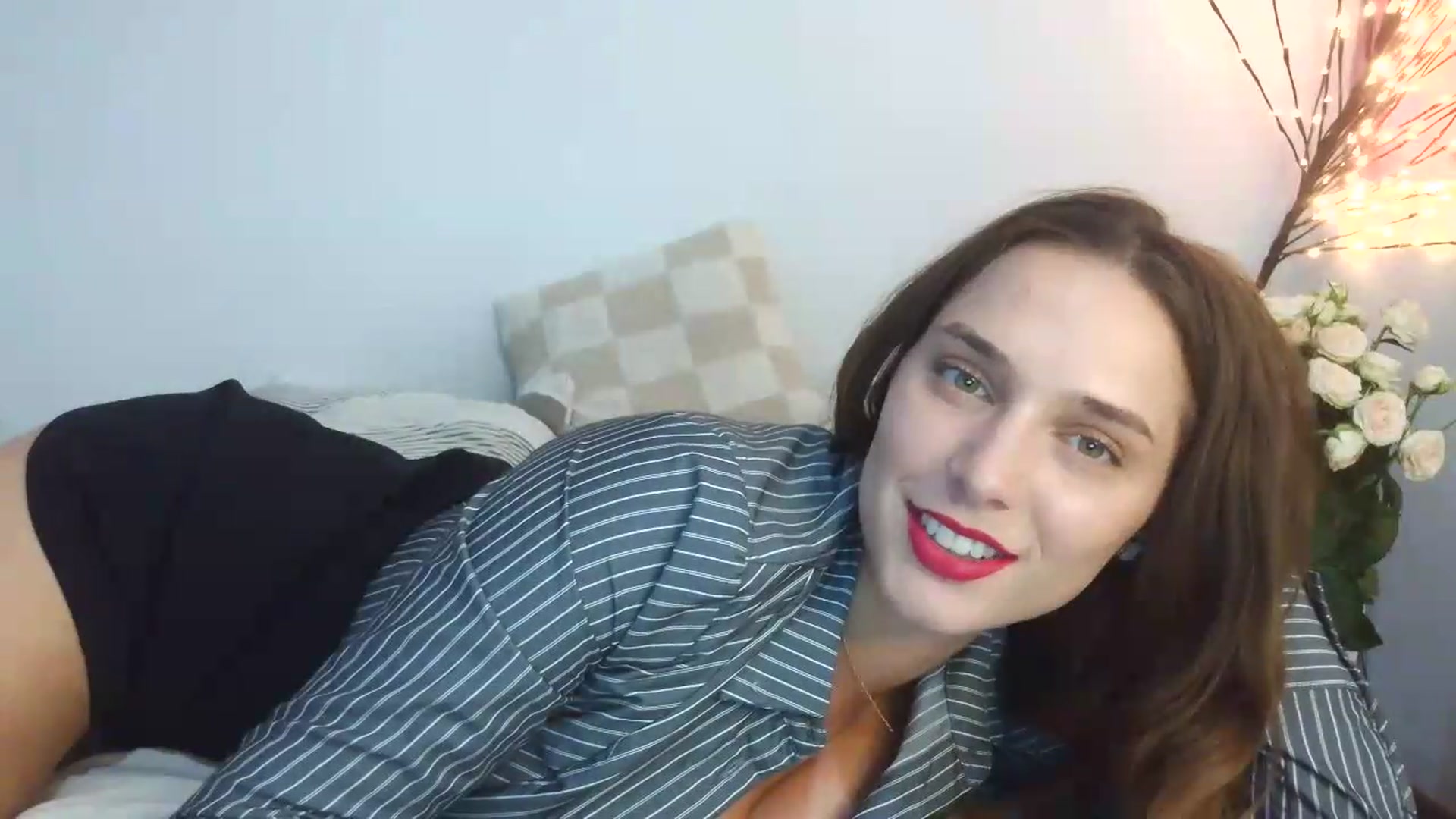 Gallery image thumbnail from NayaFrost's myfreecams stream on, 08/19/2026, 12:35 image 6 of 20