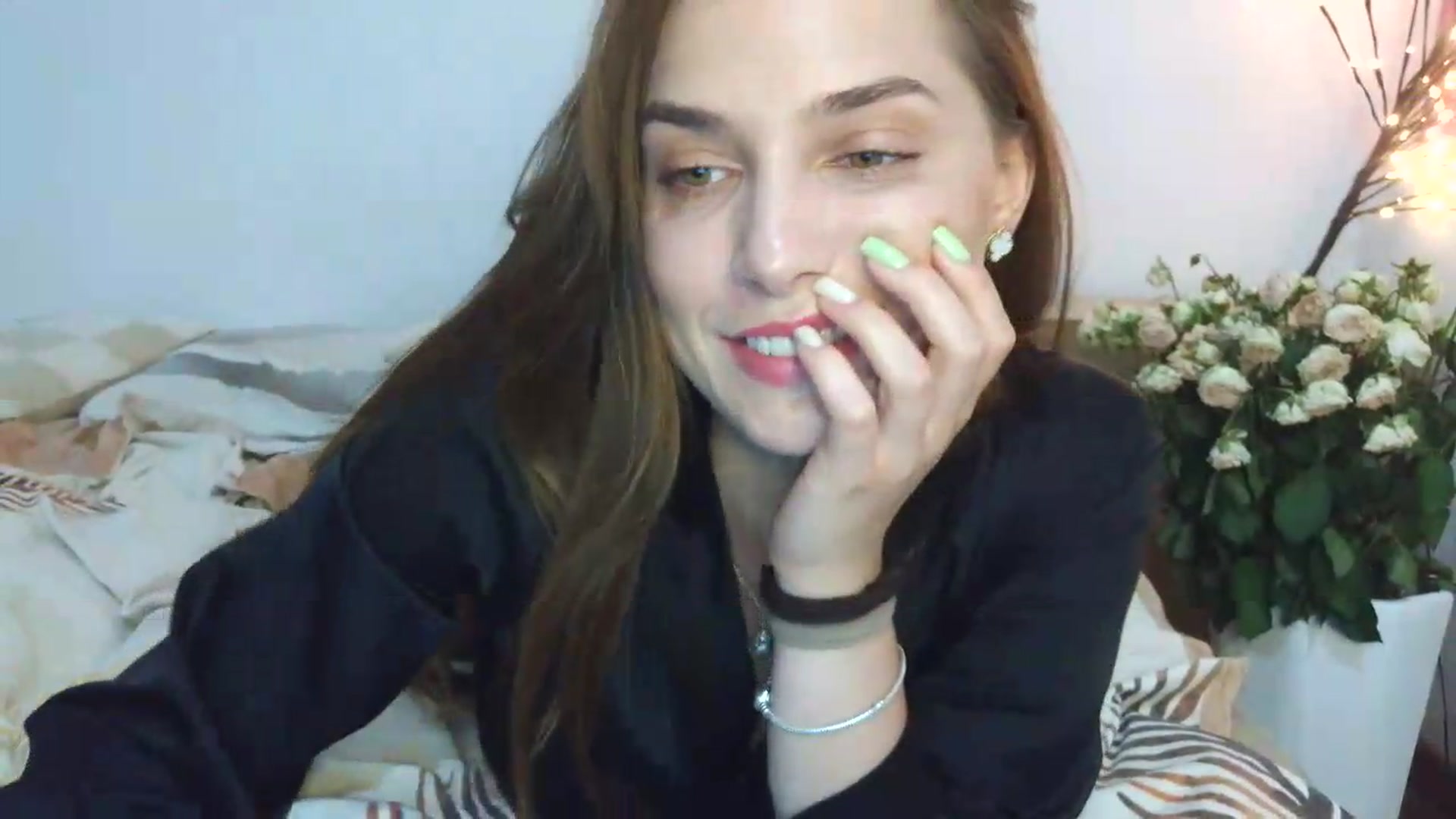 Gallery image thumbnail from NayaFrost's myfreecams stream on, 08/21/2026, 13:07 image 14 of 20