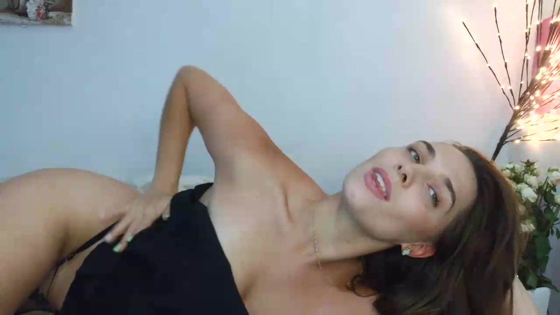 Gallery image thumbnail from NayaFrost's myfreecams stream on, 08/21/2026, 14:02 image 5 of 20