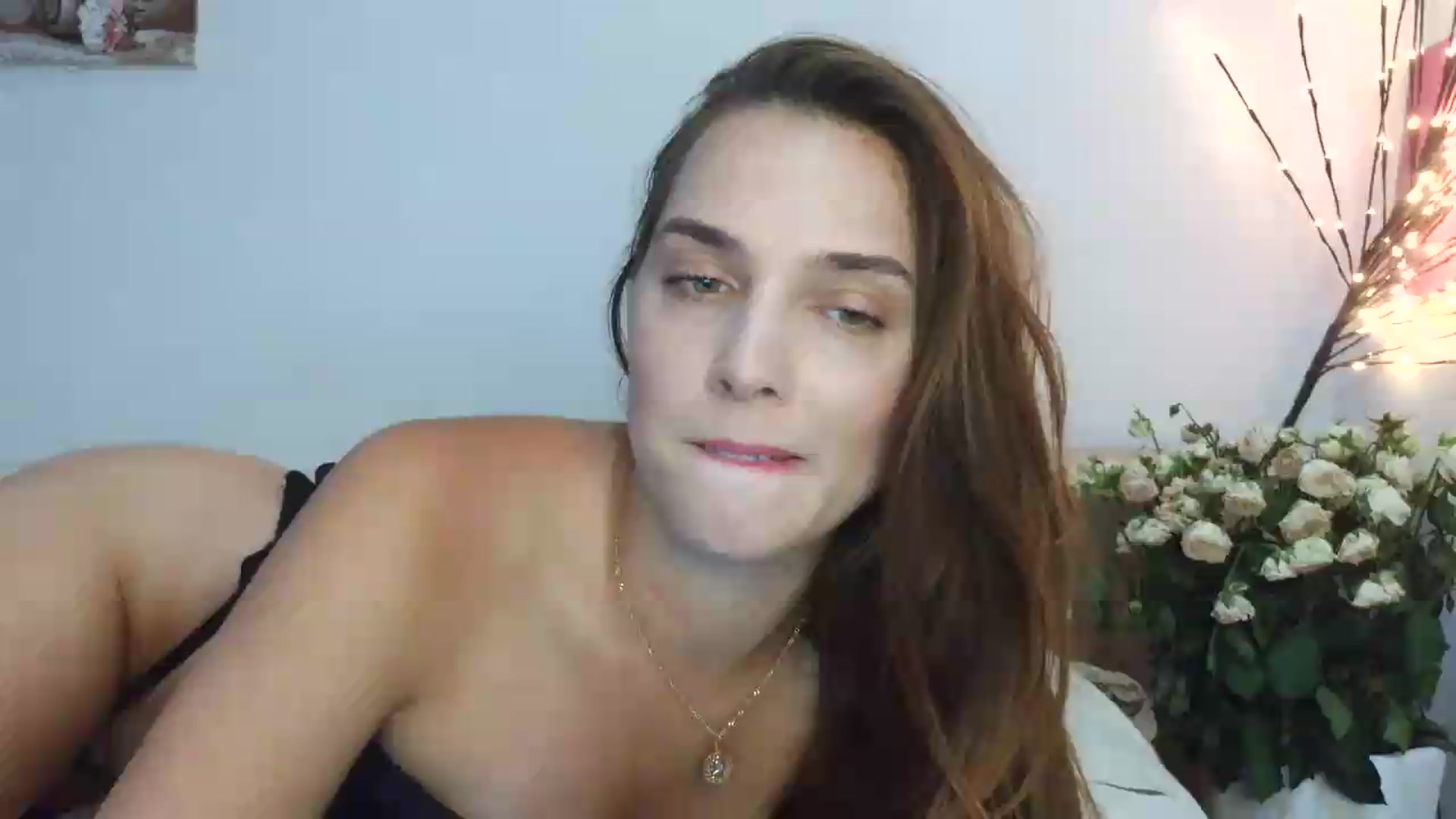 Gallery image thumbnail from NayaFrost's myfreecams stream on, 08/21/2026, 14:02 image 17 of 20