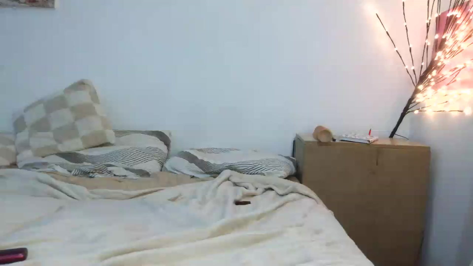 Gallery image thumbnail from NayaFrost's myfreecams stream on, 08/24/2026, 15:38 image 1 of 20