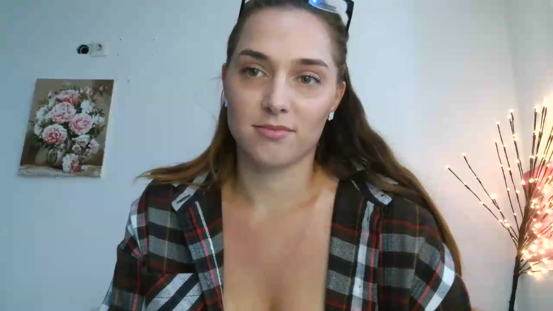 Gallery image thumbnail from NayaFrost's myfreecams stream on, 08/26/2026, 11:06 image 17 of 20