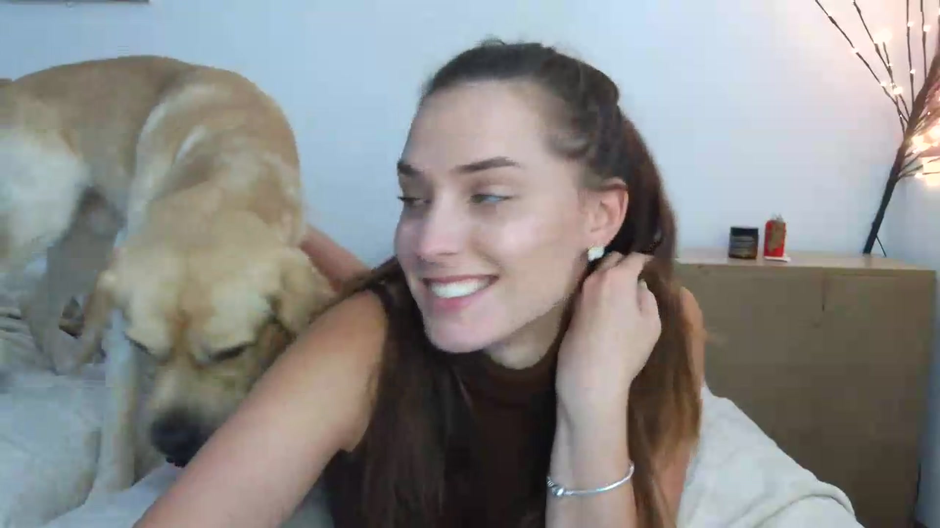 Gallery image thumbnail from NayaFrost's myfreecams stream on, 08/26/2026, 18:10 image 18 of 20