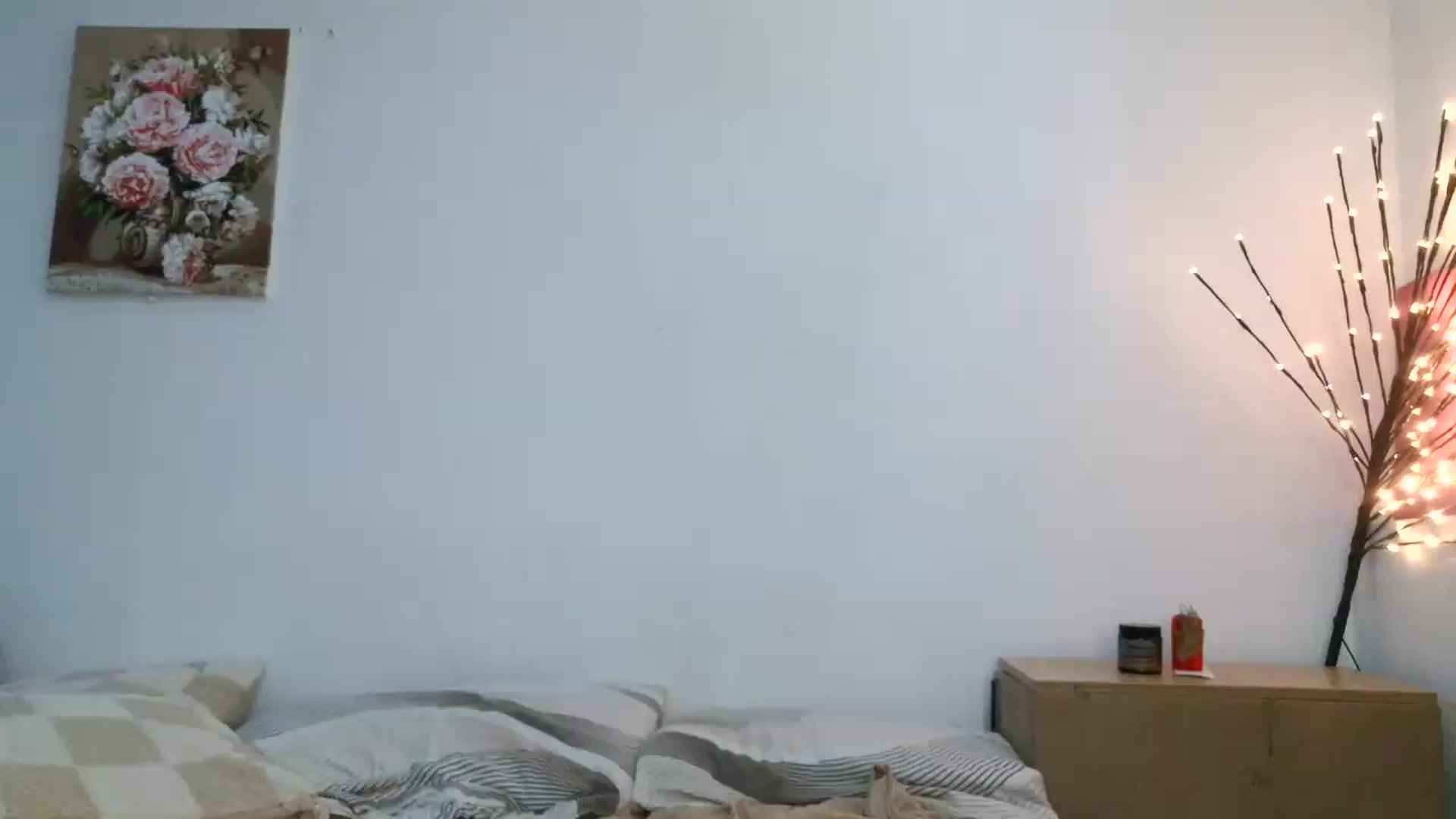 Gallery image thumbnail from NayaFrost's myfreecams stream on, 08/26/2026, 18:10 image 13 of 20