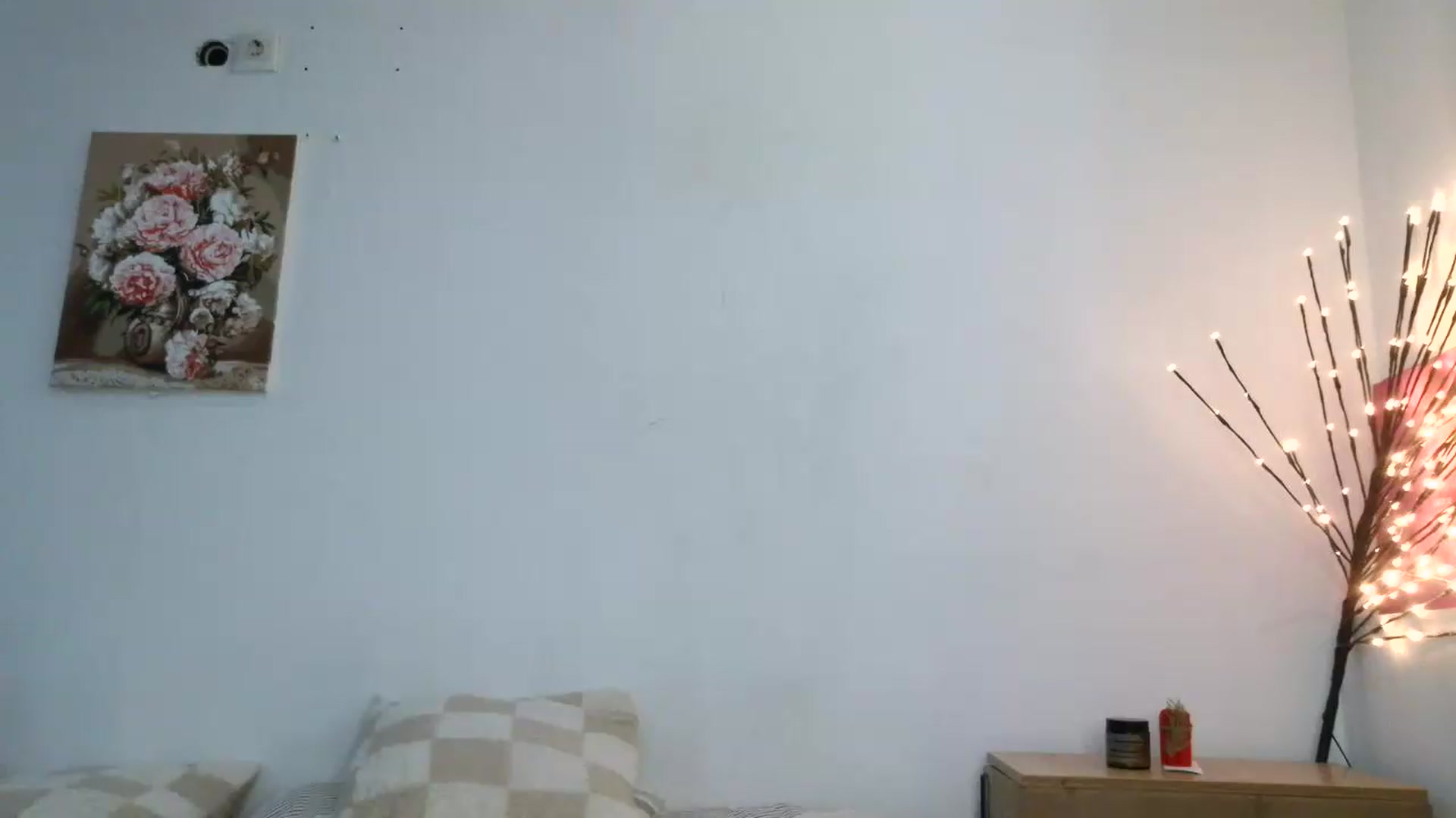 Gallery image thumbnail from NayaFrost's myfreecams stream on, 08/26/2026, 18:10 image 19 of 20