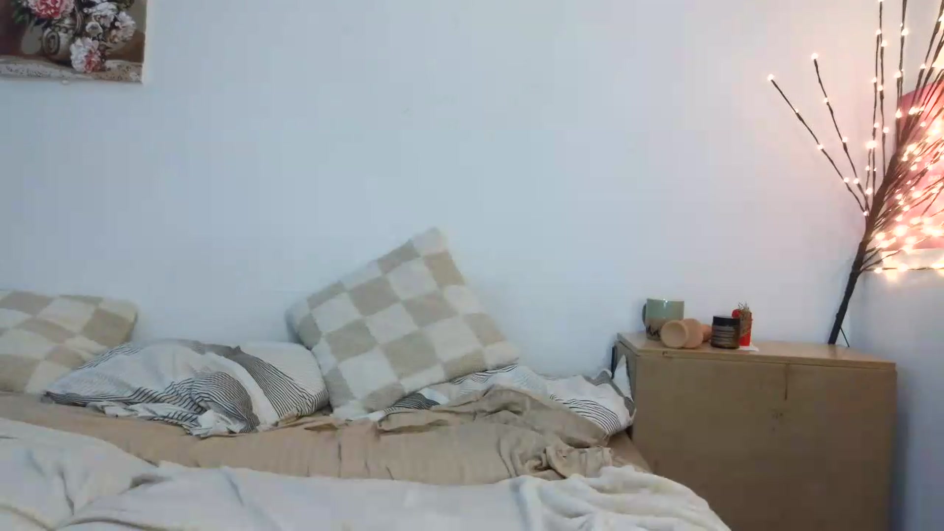 Gallery image thumbnail from NayaFrost's myfreecams stream on, 08/28/2026, 15:43 image 7 of 20