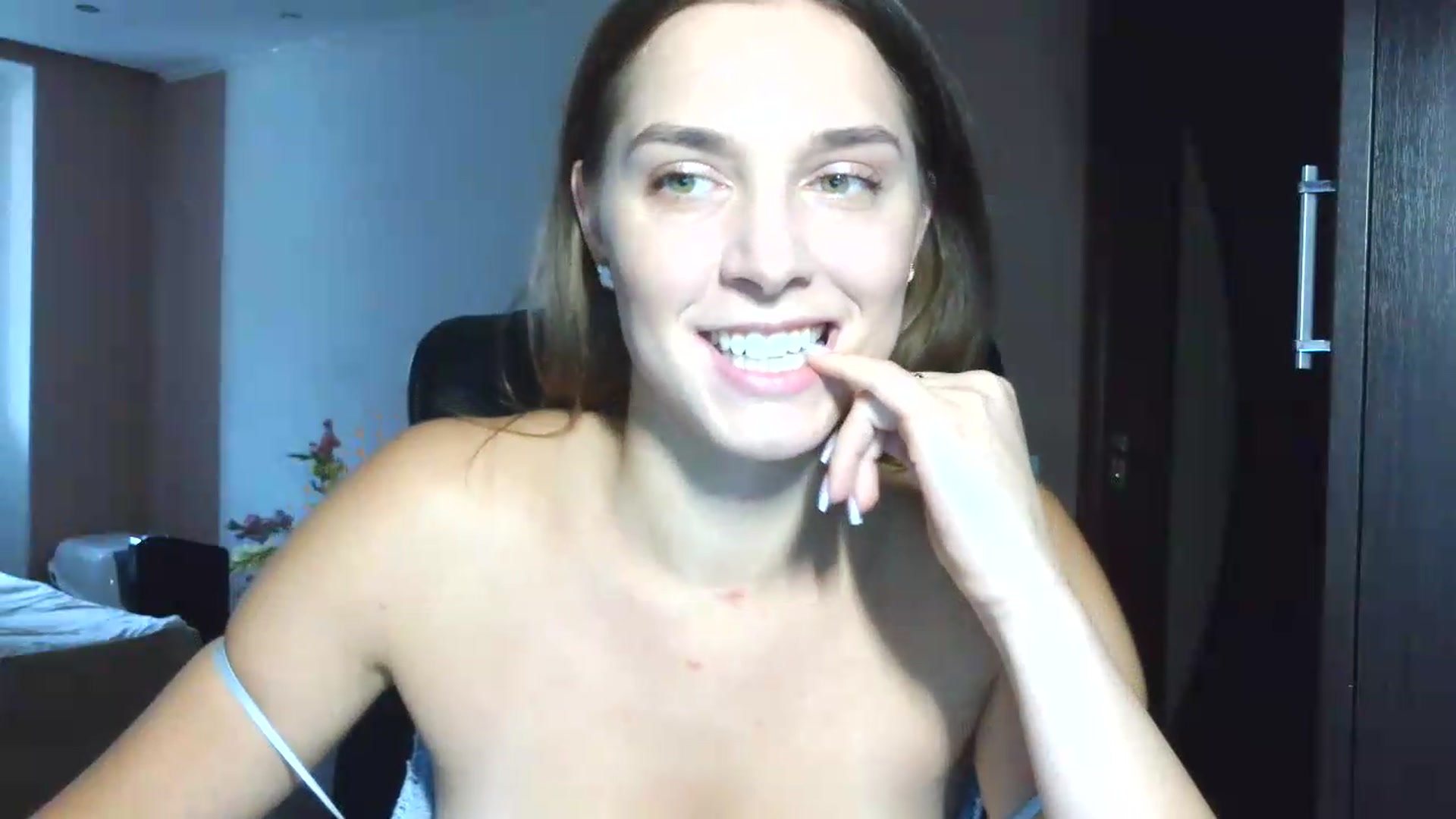 Gallery image thumbnail from NayaFrost's myfreecams stream on, 09/15/2026, 12:05 image 15 of 20