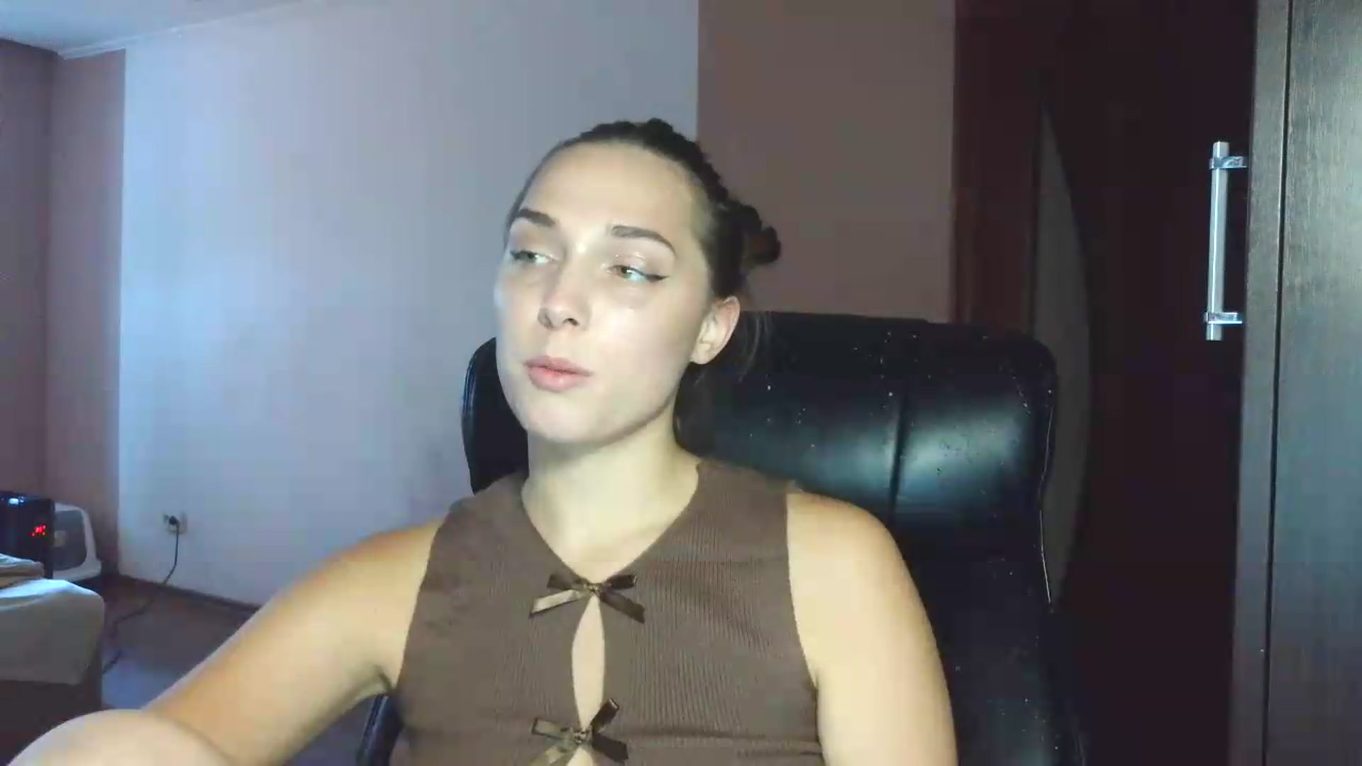 Gallery image thumbnail from NayaFrost's myfreecams stream on, 09/25/2026, 14:31 image 15 of 20