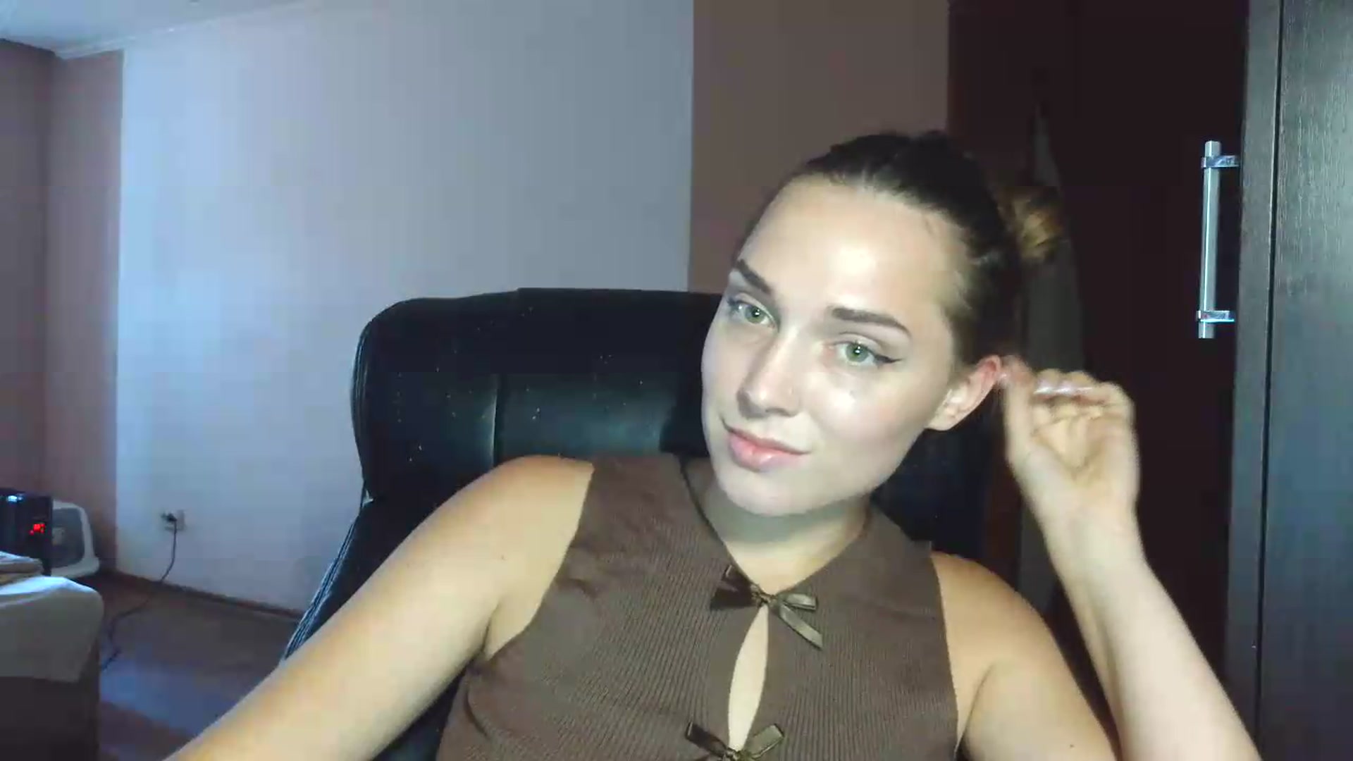 Gallery image thumbnail from NayaFrost's myfreecams stream on, 09/25/2026, 14:31 image 8 of 20