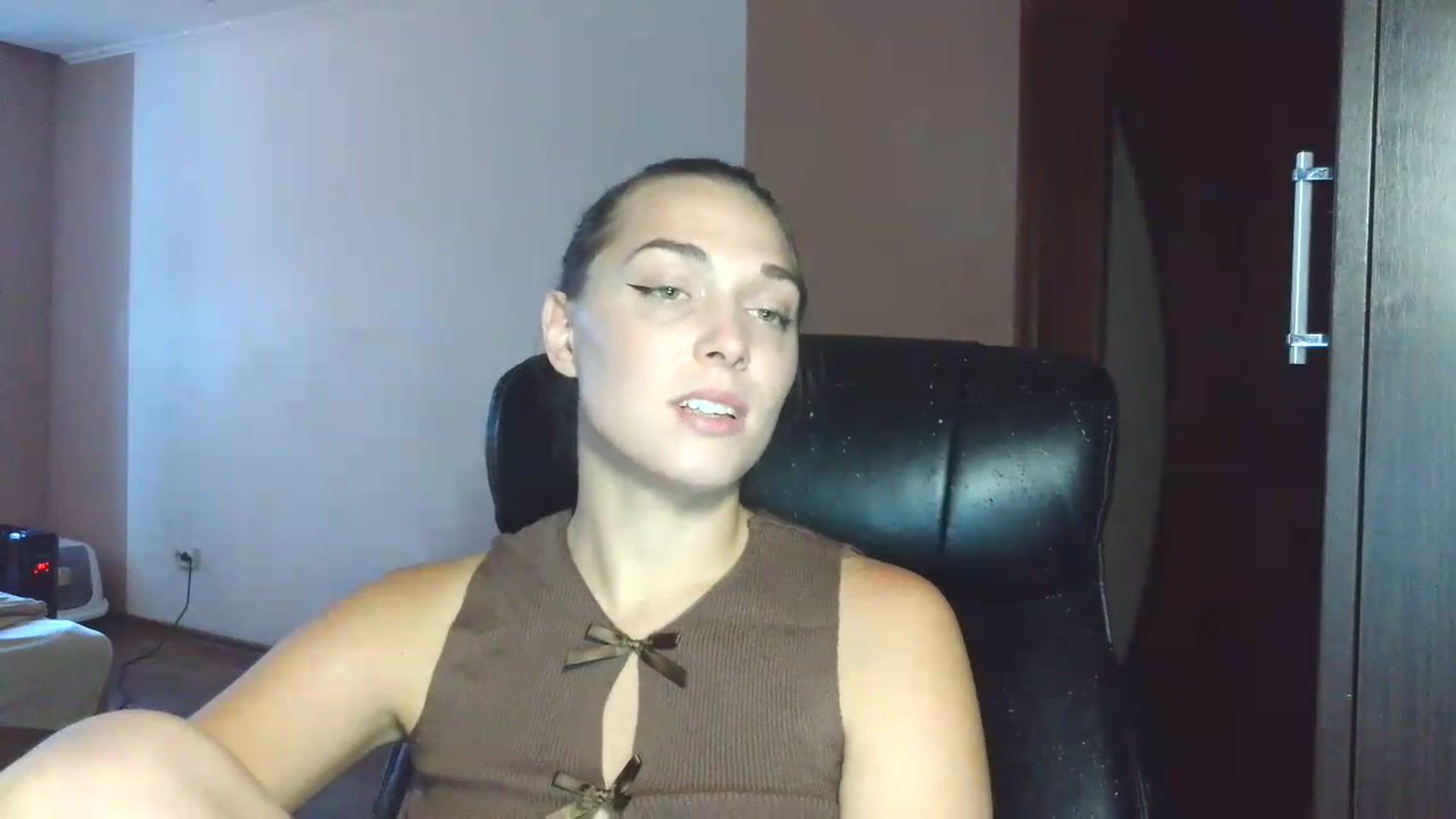 Gallery image thumbnail from NayaFrost's myfreecams stream on, 09/25/2026, 14:31 image 19 of 20