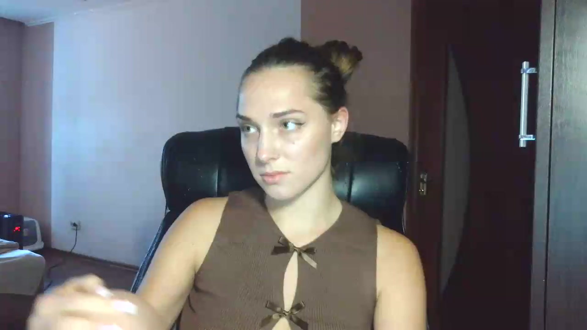 Gallery image thumbnail from NayaFrost's myfreecams stream on, 09/25/2026, 14:31 image 13 of 20