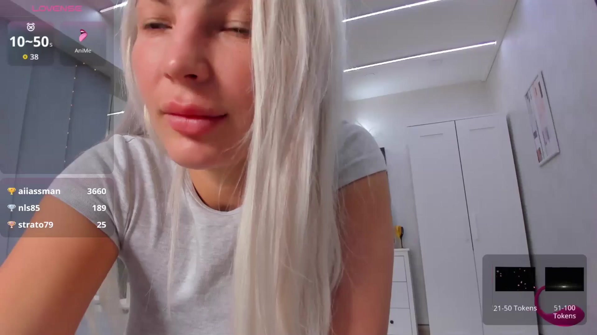 Gallery image thumbnail from NayraDream's myfreecams stream on, 08/25/2025, 12:36 image 16 of 20