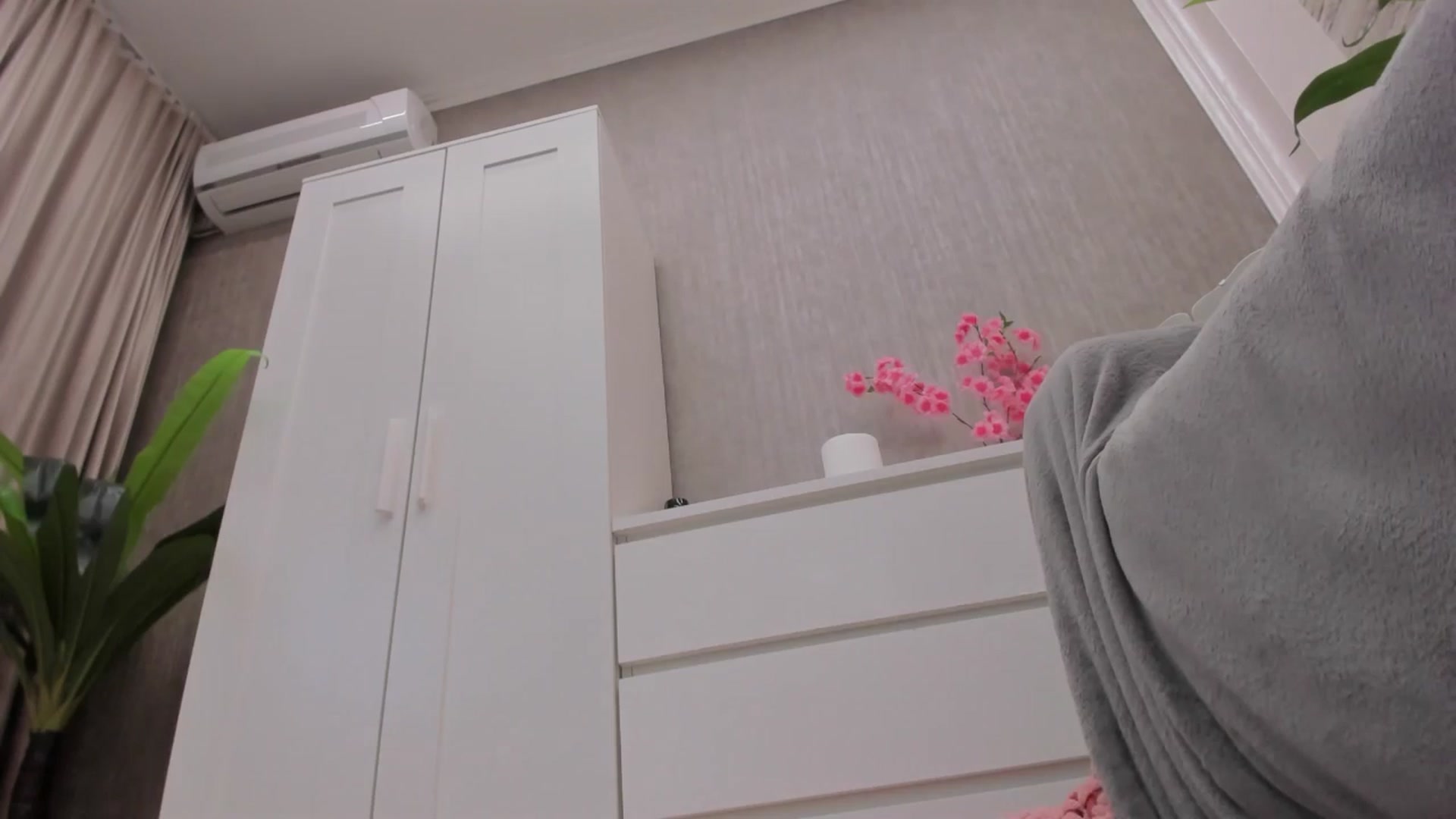 Gallery image thumbnail from NayraDream's myfreecams stream on, 03/22/2026, 13:17 image 8 of 20