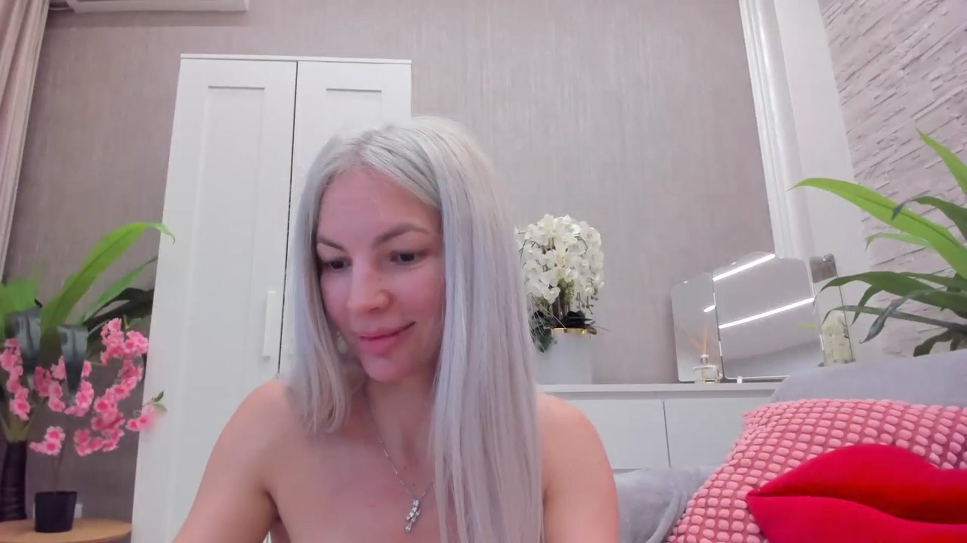 Gallery image thumbnail from NayraDream's myfreecams stream on, 04/02/2026, 13:23 image 16 of 20
