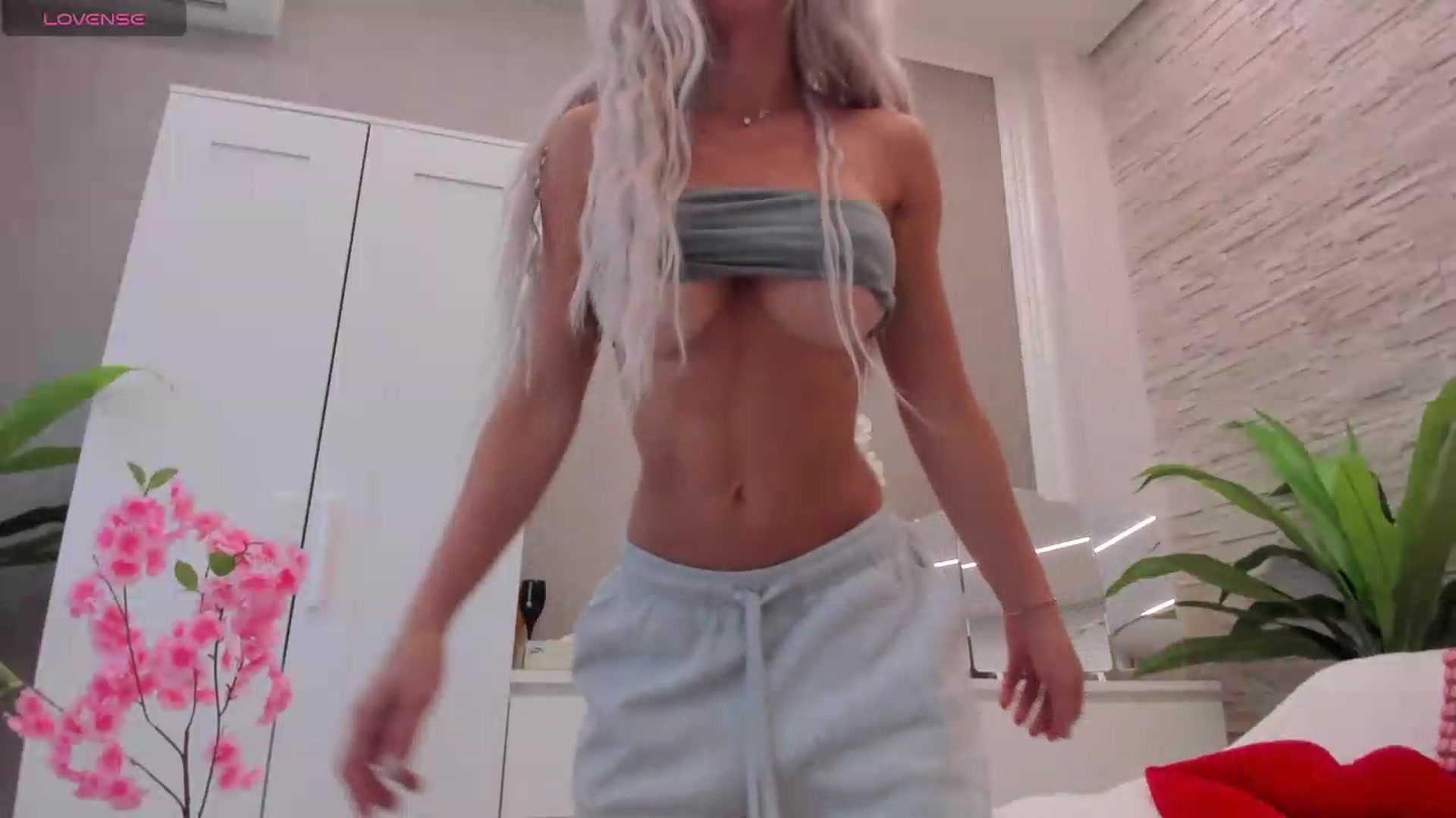 Gallery image thumbnail from NayraDream's myfreecams stream on, 07/24/2026, 07:31 image 13 of 20