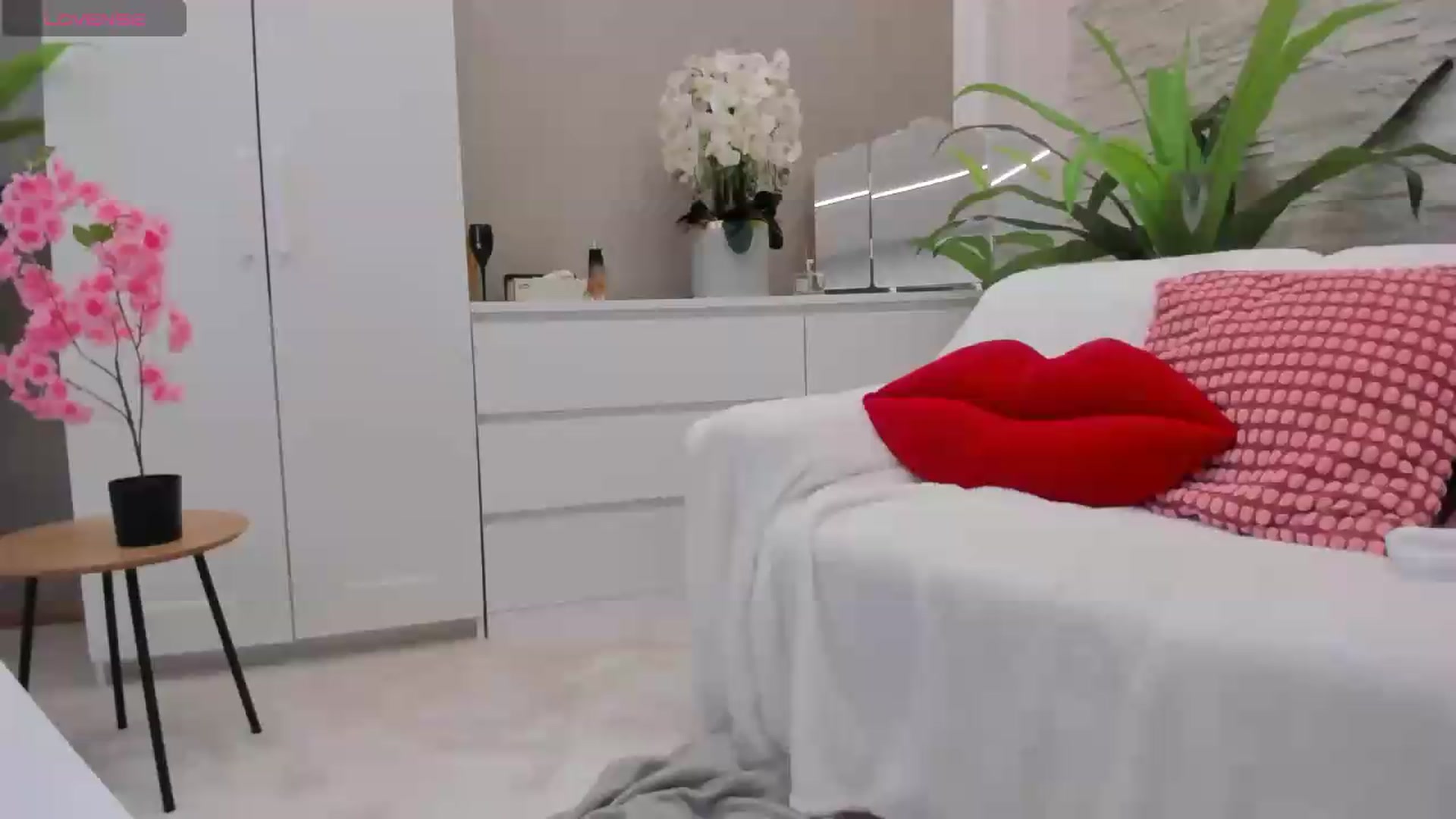 Gallery image thumbnail from NayraDream's myfreecams stream on, 07/29/2026, 08:39 image 3 of 20