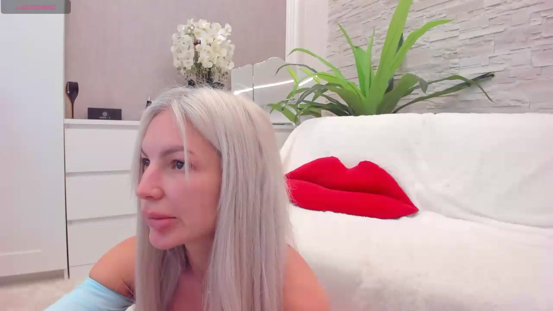 Gallery image thumbnail from NayraDream's myfreecams stream on, 08/30/2026, 09:20 image 19 of 20
