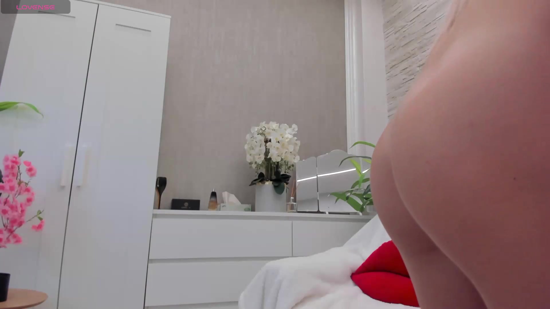 Gallery image thumbnail from NayraDream's myfreecams stream on, 09/03/2026, 11:04 image 20 of 20