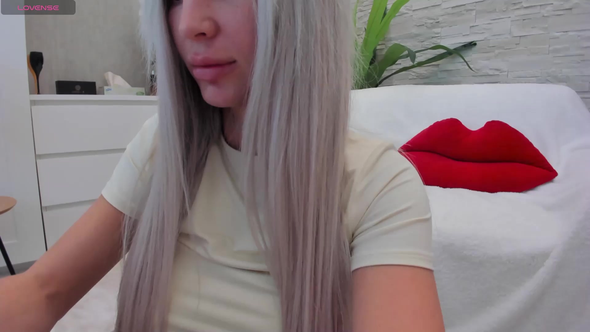 Gallery image thumbnail from NayraDream's myfreecams stream on, 09/17/2026, 09:58 image 7 of 20