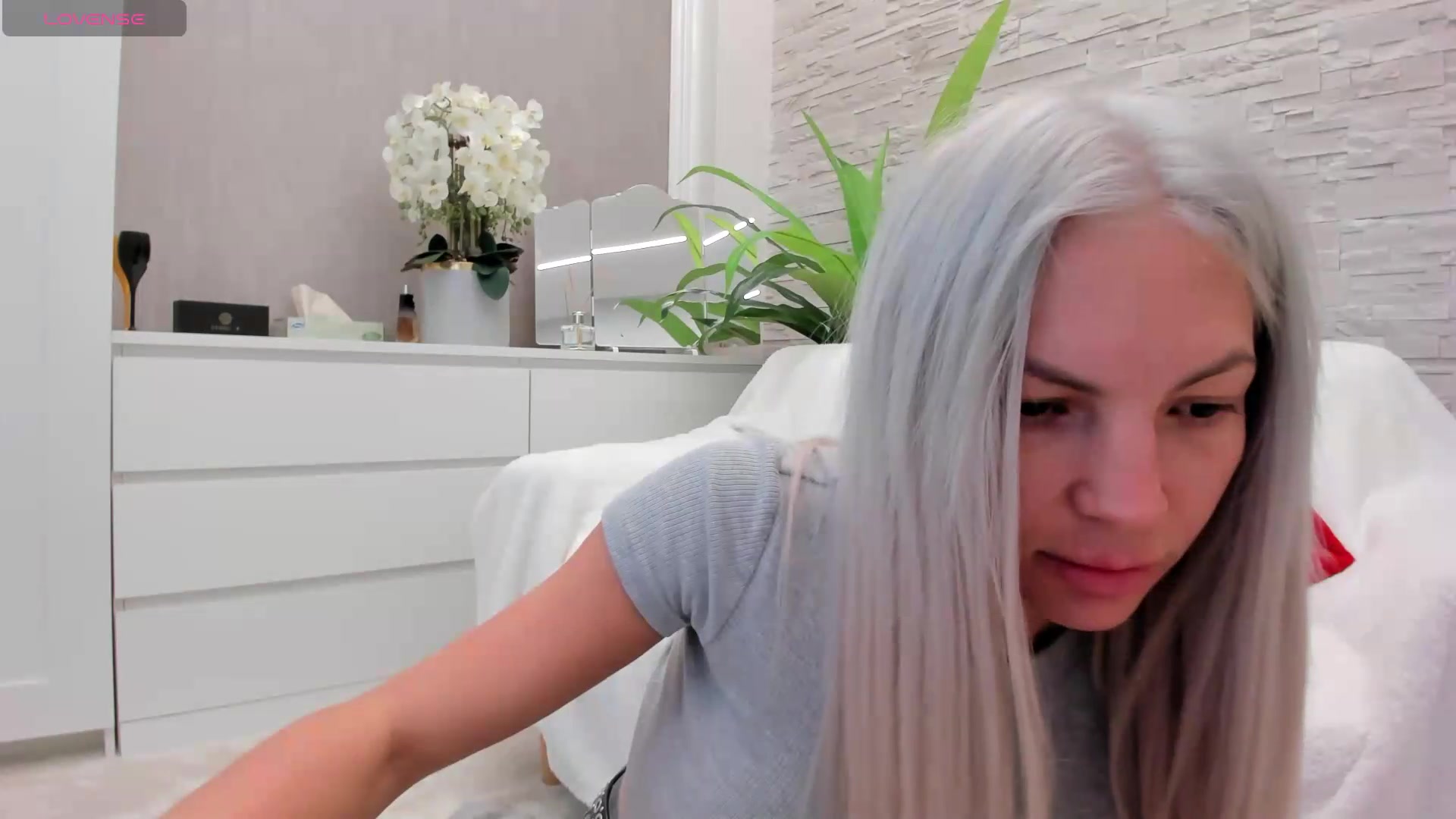 Gallery image thumbnail from NayraDream's myfreecams stream on, 09/18/2026, 09:36 image 19 of 20