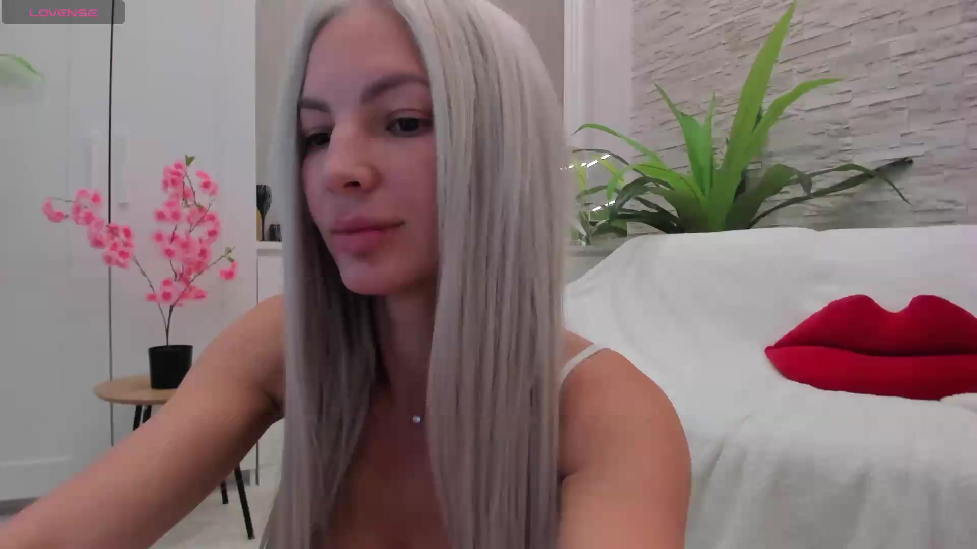 Gallery image thumbnail from NayraDream's myfreecams stream on, 09/27/2026, 12:38 image 20 of 20