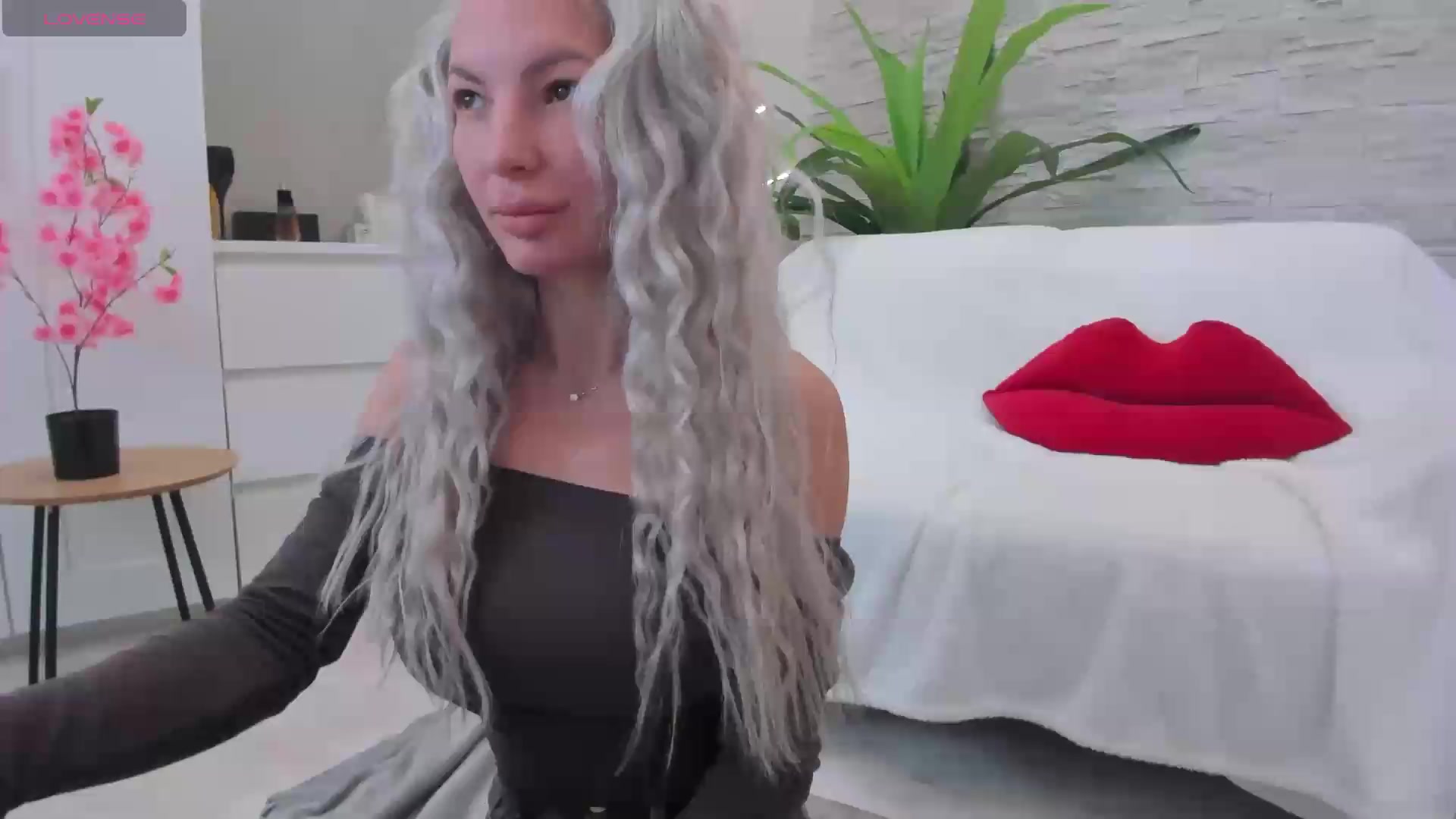 Gallery image thumbnail from NayraDream's myfreecams stream on, 09/30/2026, 08:05 image 10 of 20
