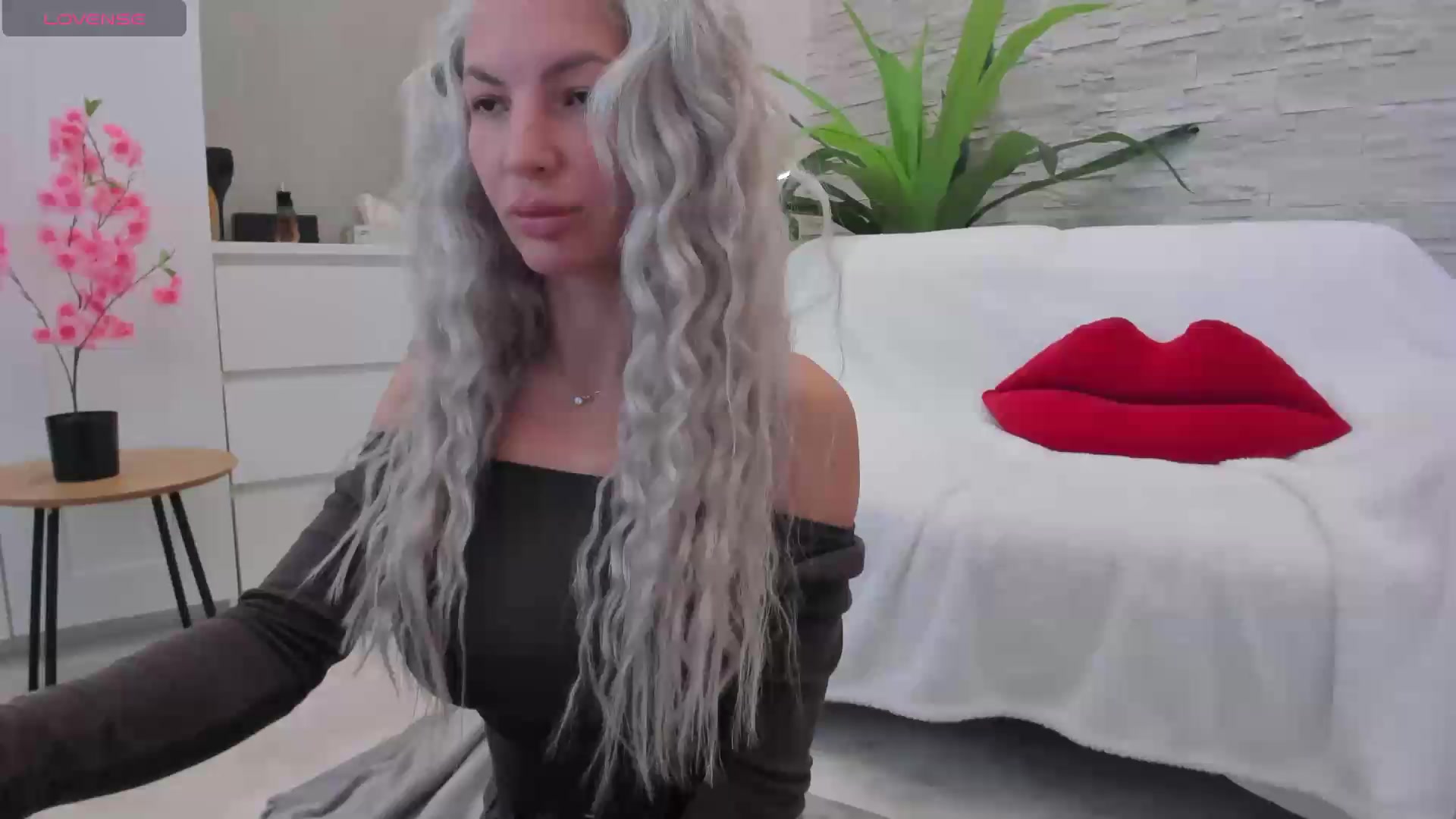 Gallery image thumbnail from NayraDream's myfreecams stream on, 09/30/2026, 08:05 image 11 of 20