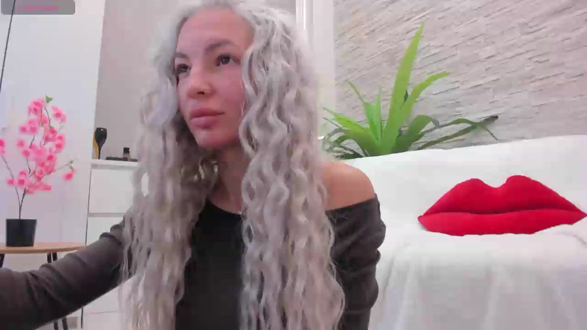 Gallery image thumbnail from NayraDream's myfreecams stream on, 09/30/2026, 08:05 image 2 of 20
