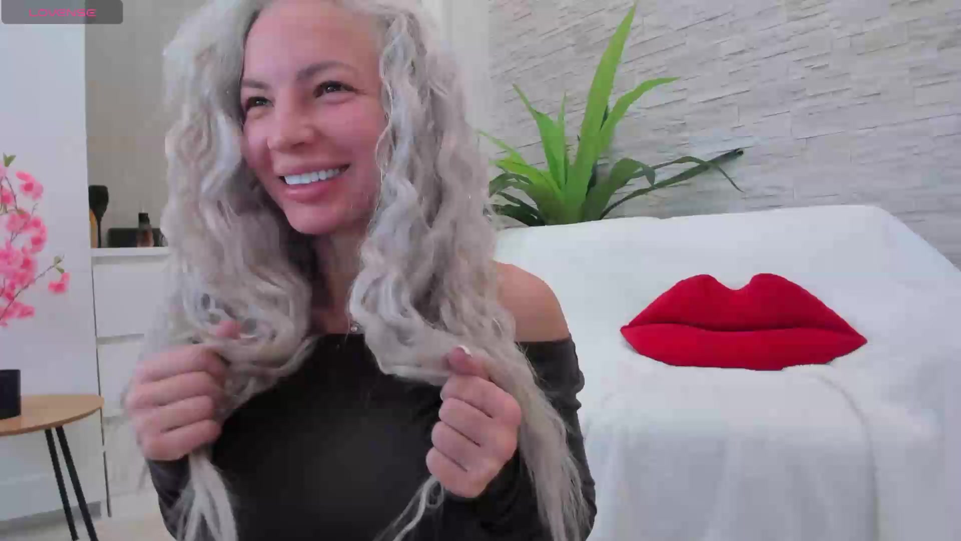 Gallery image thumbnail from NayraDream's myfreecams stream on, 09/30/2026, 08:05 image 8 of 20