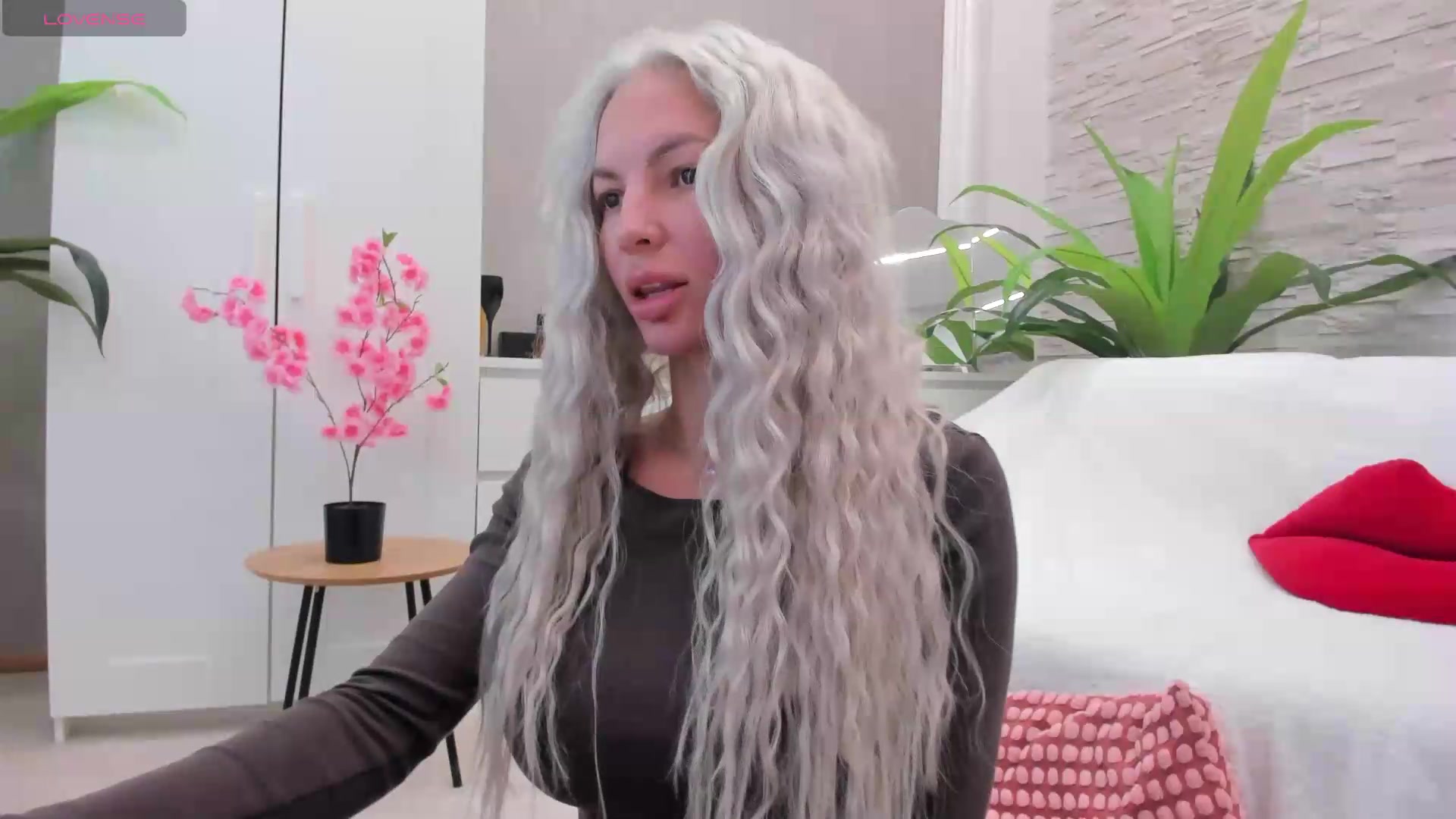 Gallery image thumbnail from NayraDream's myfreecams stream on, 09/30/2026, 11:37 image 12 of 20