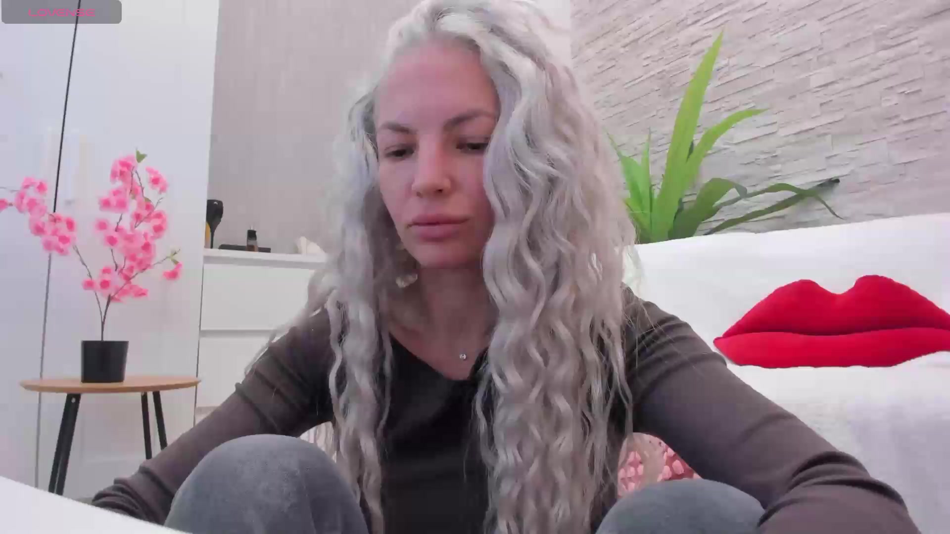 Gallery image thumbnail from NayraDream's myfreecams stream on, 09/30/2026, 11:37 image 4 of 20