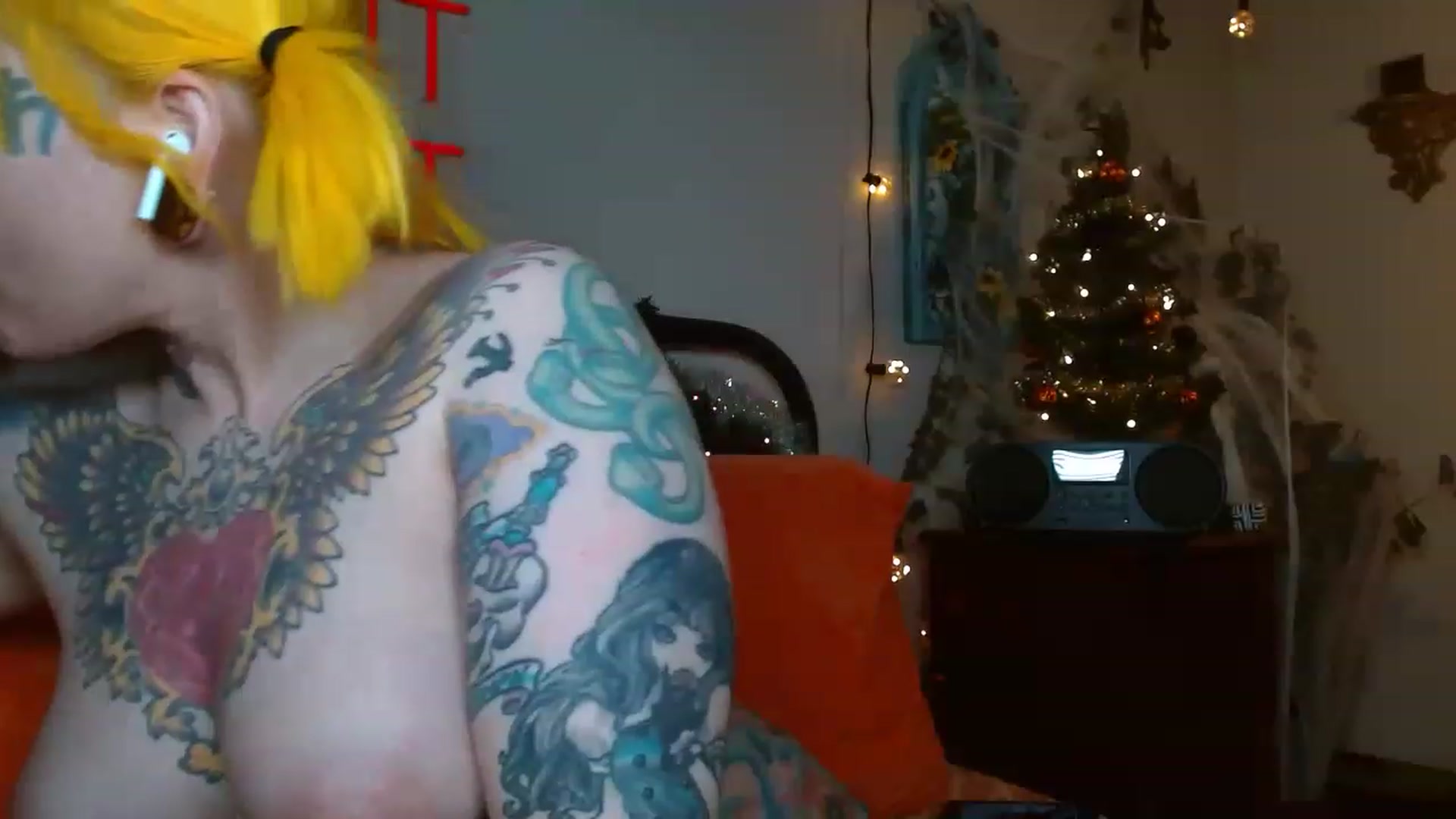 Gallery image thumbnail from NecroNicki's myfreecams stream on, 11/14/2022, 11:04 image 19 of 20
