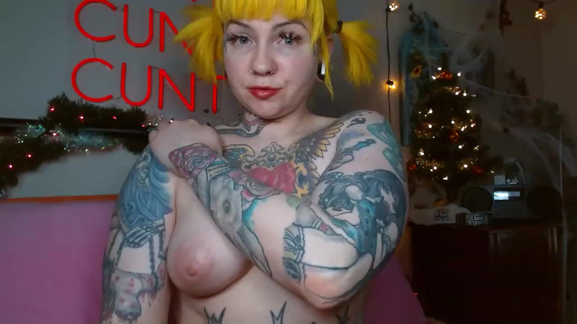 Gallery image thumbnail from NecroNicki's myfreecams stream on, 11/23/2022, 20:17 image 13 of 20