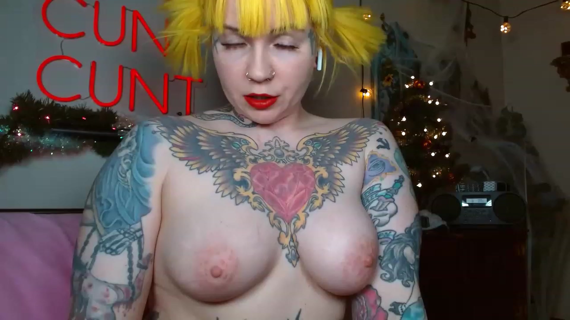 Gallery image thumbnail from NecroNicki's myfreecams stream on, 12/01/2022, 23:54 image 10 of 20