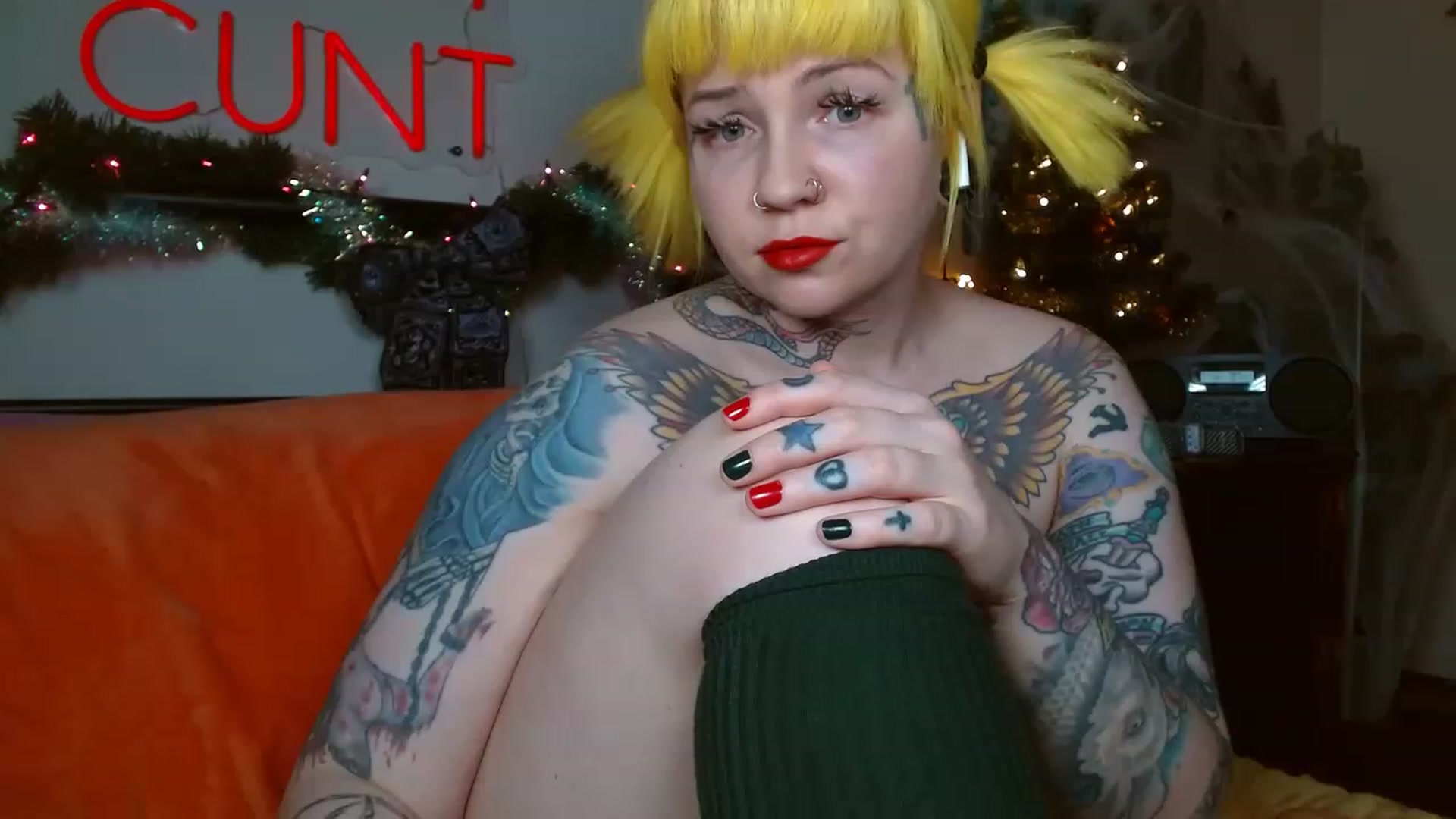 Gallery image thumbnail from NecroNicki's myfreecams stream on, 12/03/2022, 24:57 image 10 of 20