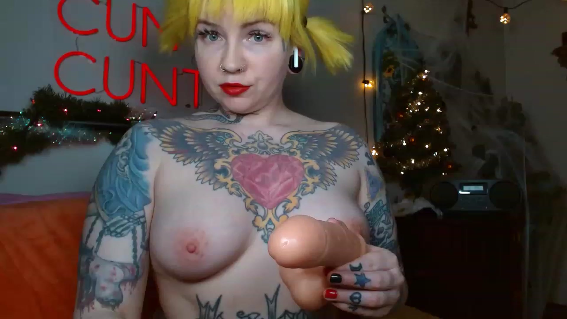 Gallery image thumbnail from NecroNicki's myfreecams stream on, 12/03/2022, 23:38 image 10 of 20