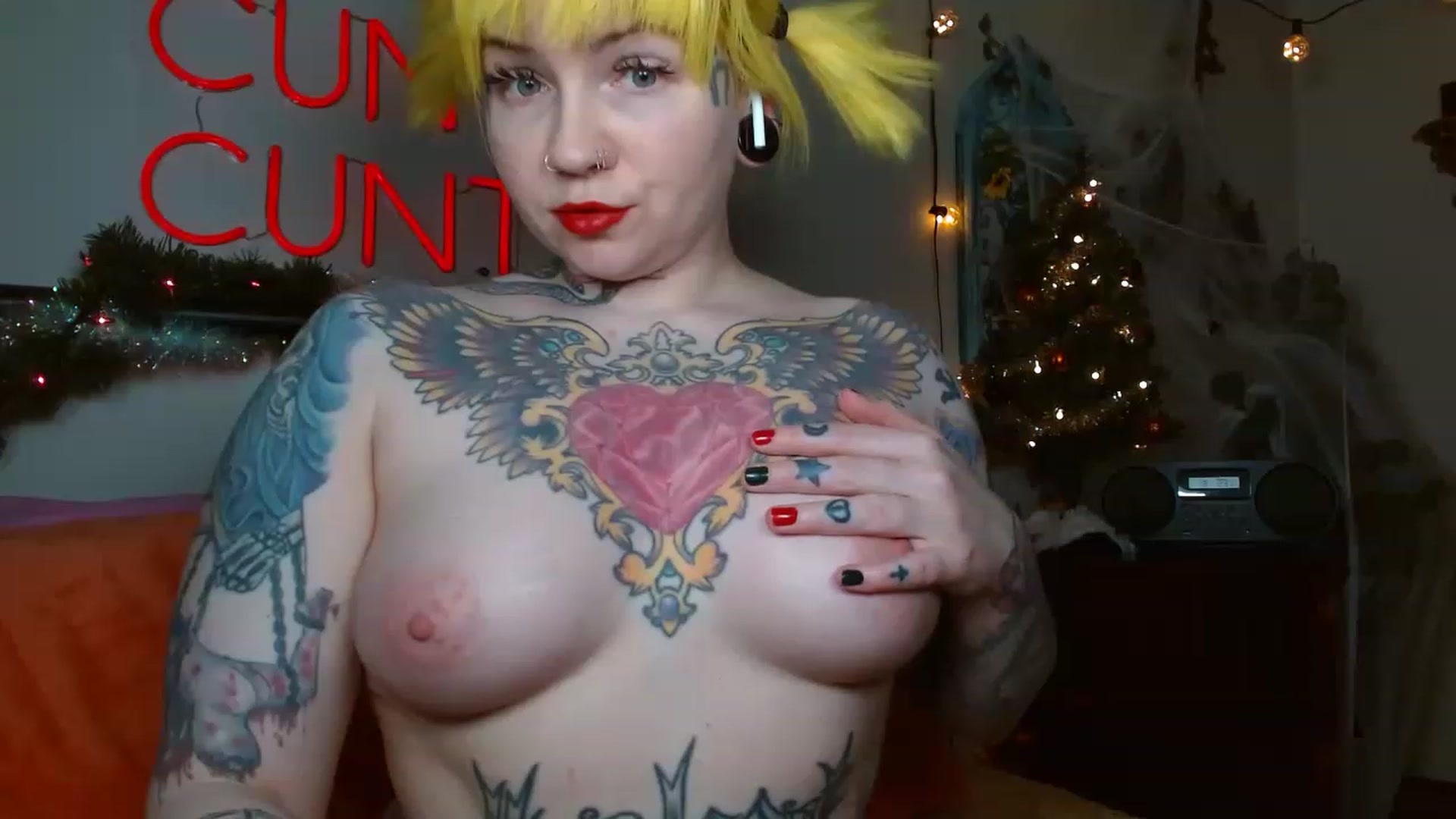 Gallery image thumbnail from NecroNicki's myfreecams stream on, 12/03/2022, 23:38 image 8 of 20