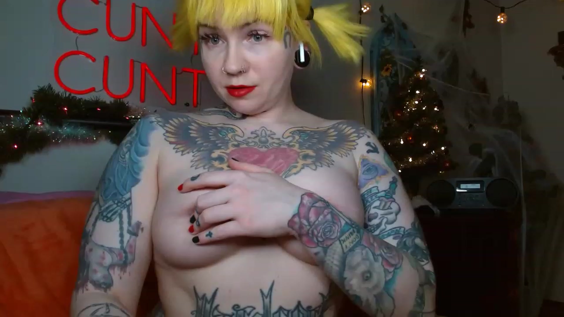 Gallery image thumbnail from NecroNicki's myfreecams stream on, 12/03/2022, 23:38 image 9 of 20