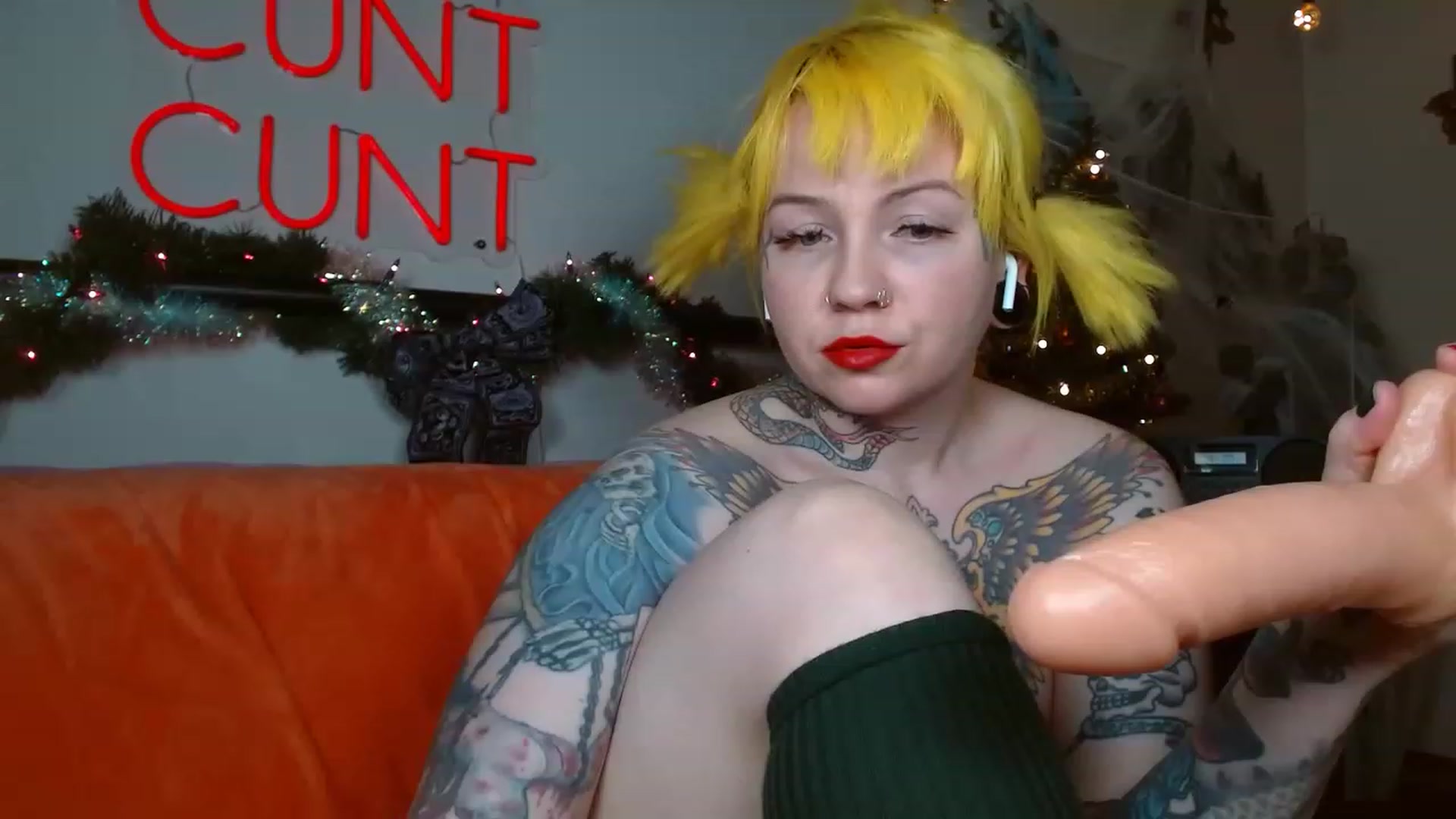 Gallery image thumbnail from NecroNicki's myfreecams stream on, 12/04/2022, 24:20 image 13 of 20