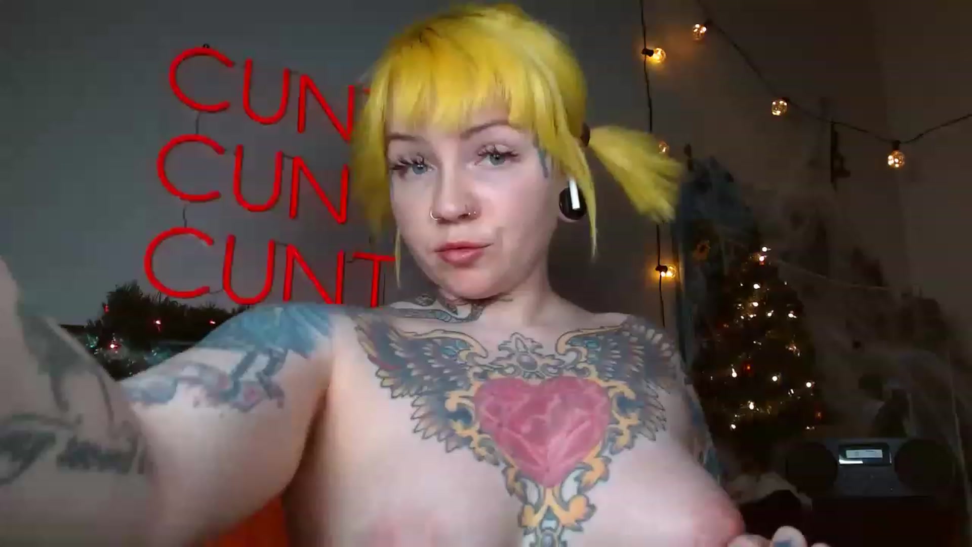 Gallery image thumbnail from NecroNicki's myfreecams stream on, 12/04/2022, 02:40 image 5 of 20