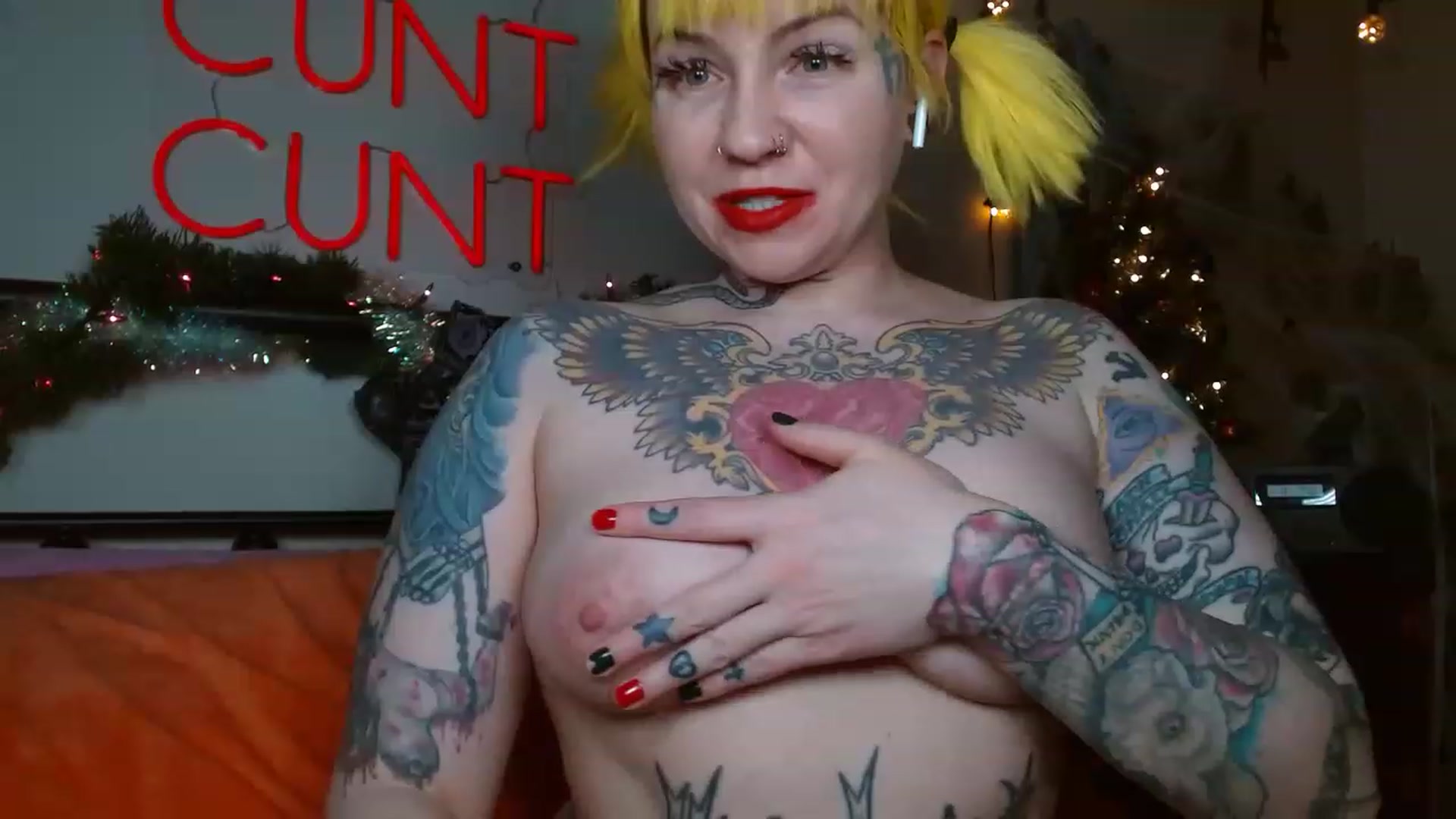 Gallery image thumbnail from NecroNicki's myfreecams stream on, 12/06/2022, 03:31 image 2 of 20