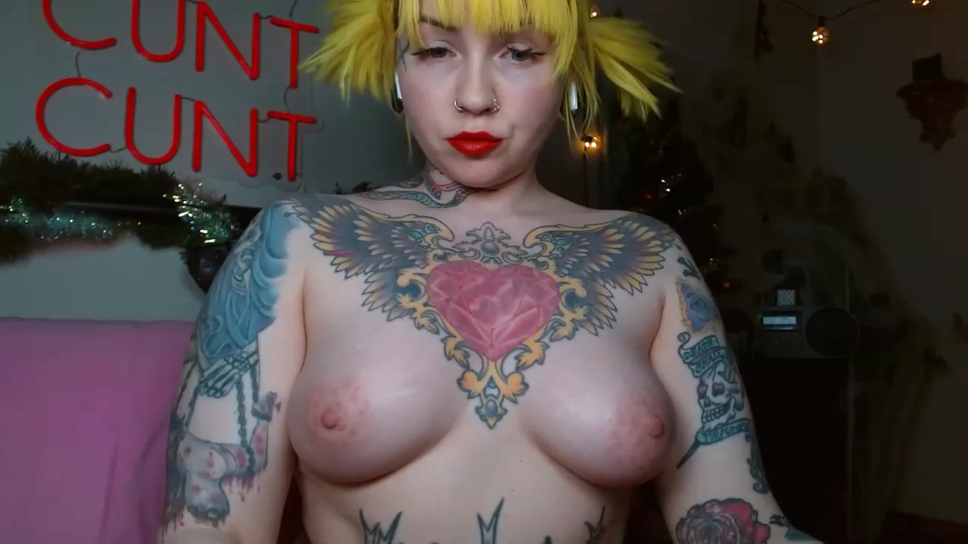 Gallery image thumbnail from NecroNicki's myfreecams stream on, 12/13/2022, 03:35 image 18 of 20